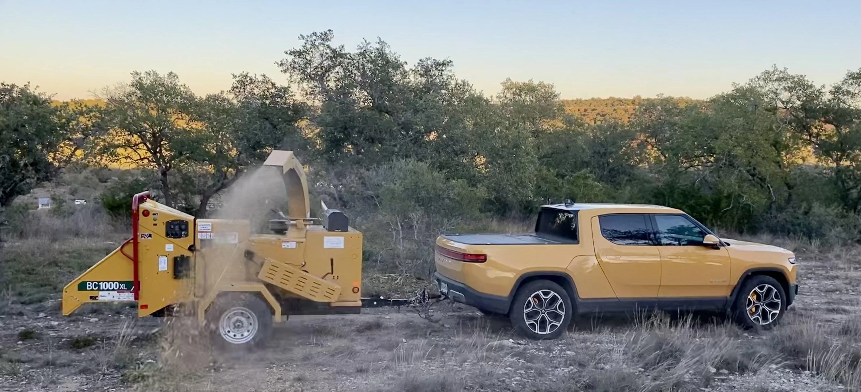 Rivian R1T R1S COMPASS YELLOW R1T Photos IMG_8670