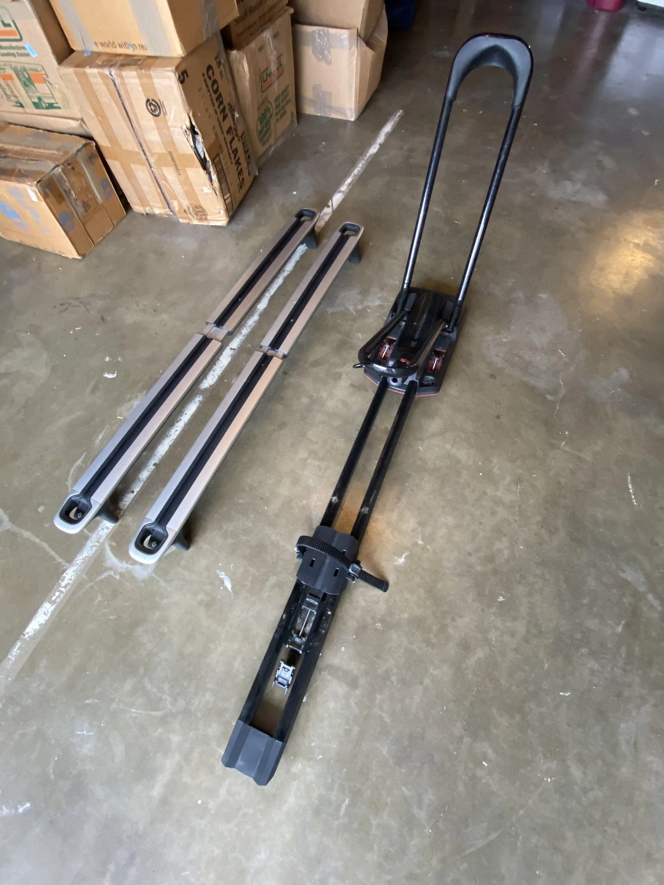 Rivian R1T R1S Rivian crossbars and bike rack 7036CA52-C03D-4CC8-97A4-846DFE524665