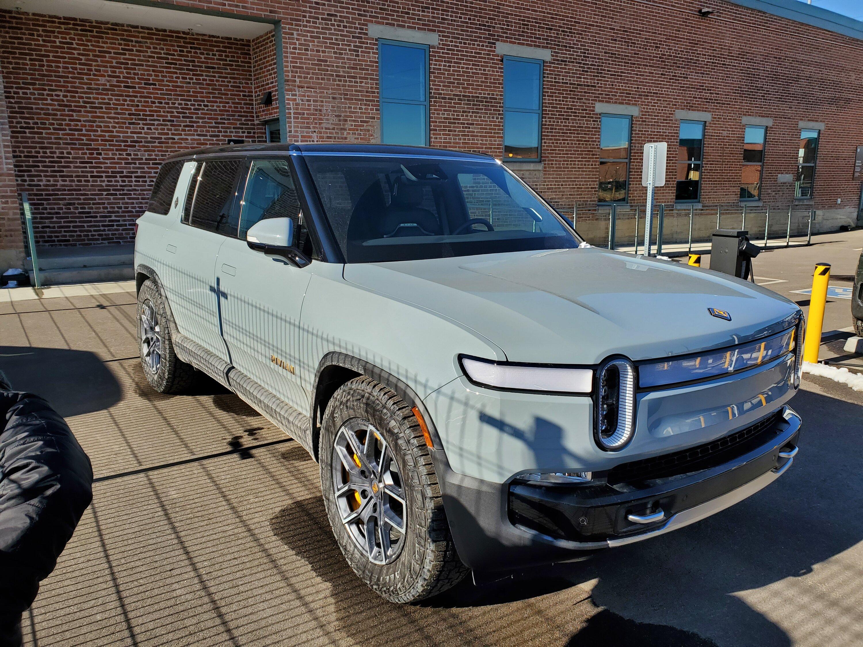 Rivian R1T R1S Colorado Checking In 20221130_115549