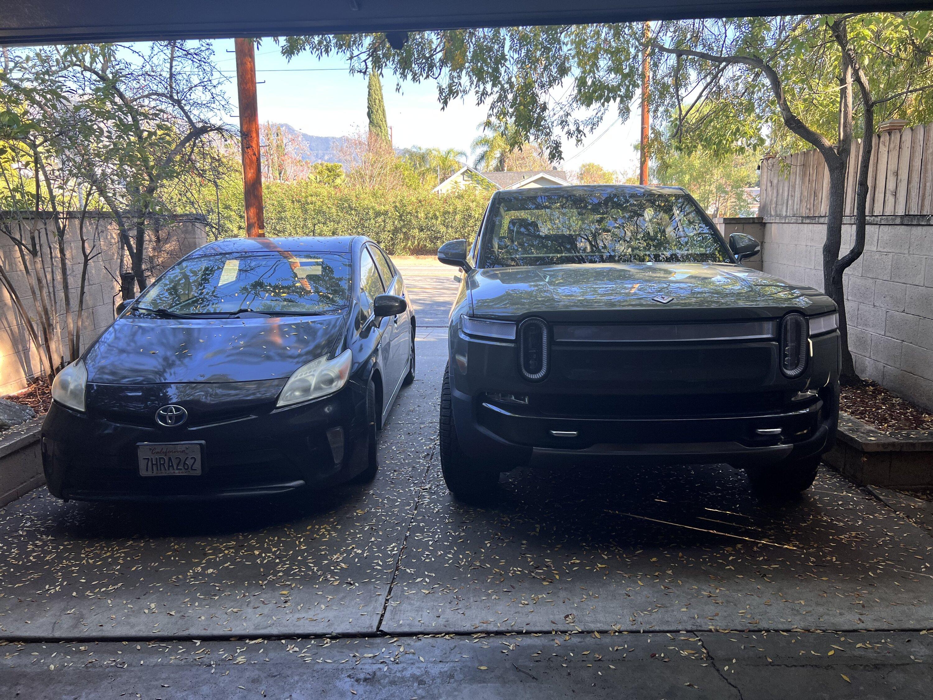 Rivian R1T R1S Garage space fit DA090A20-FBA3-4509-AF6E-4E32FF7CAA2A