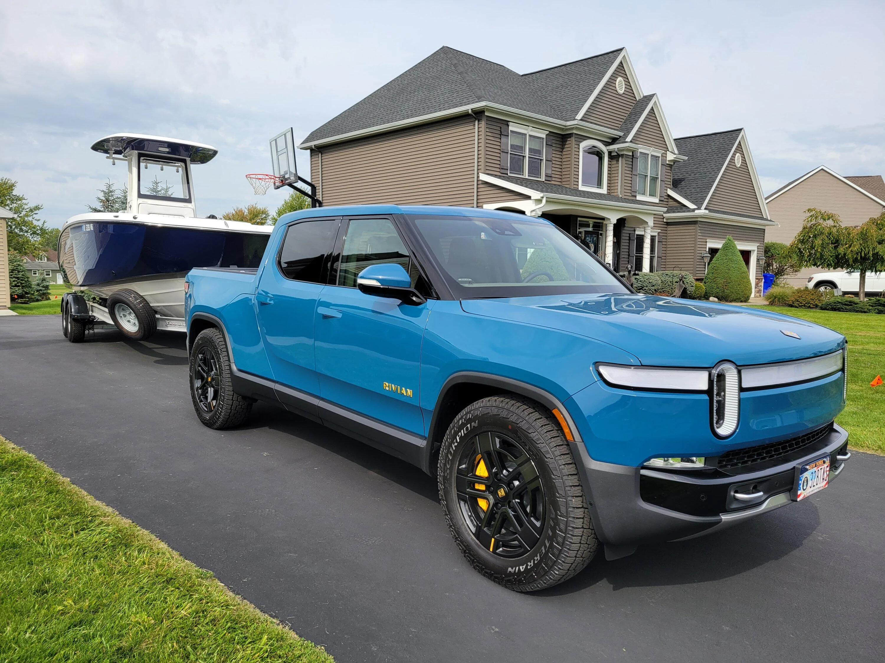 Rivian R1T R1S North East roll call 20221006_124021