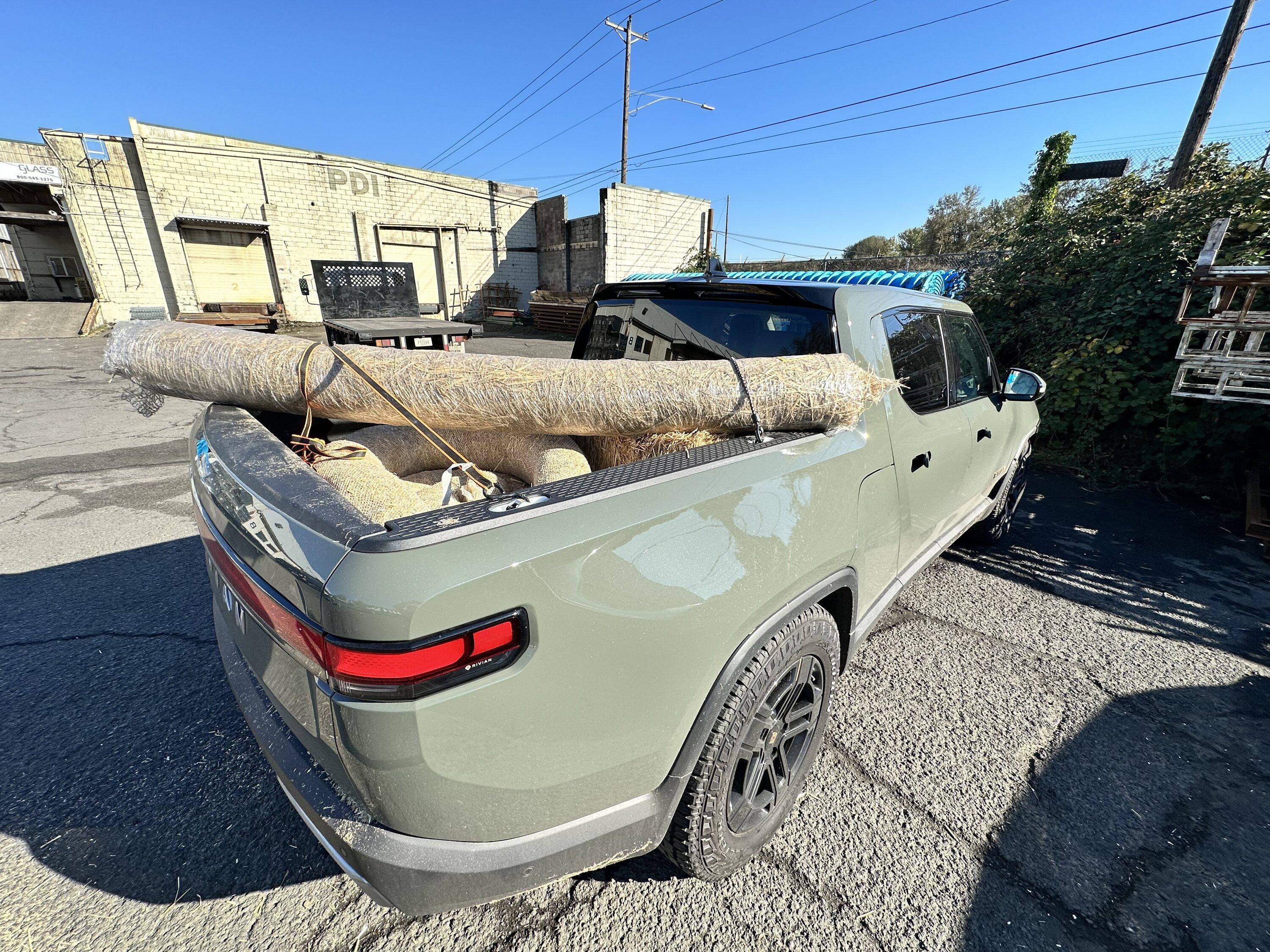 Rivian R1T R1S What Are You Hauling (or Hauled) in your Rivian? 🦾 5E223E00-B04B-47E5-9294-3846303C2589