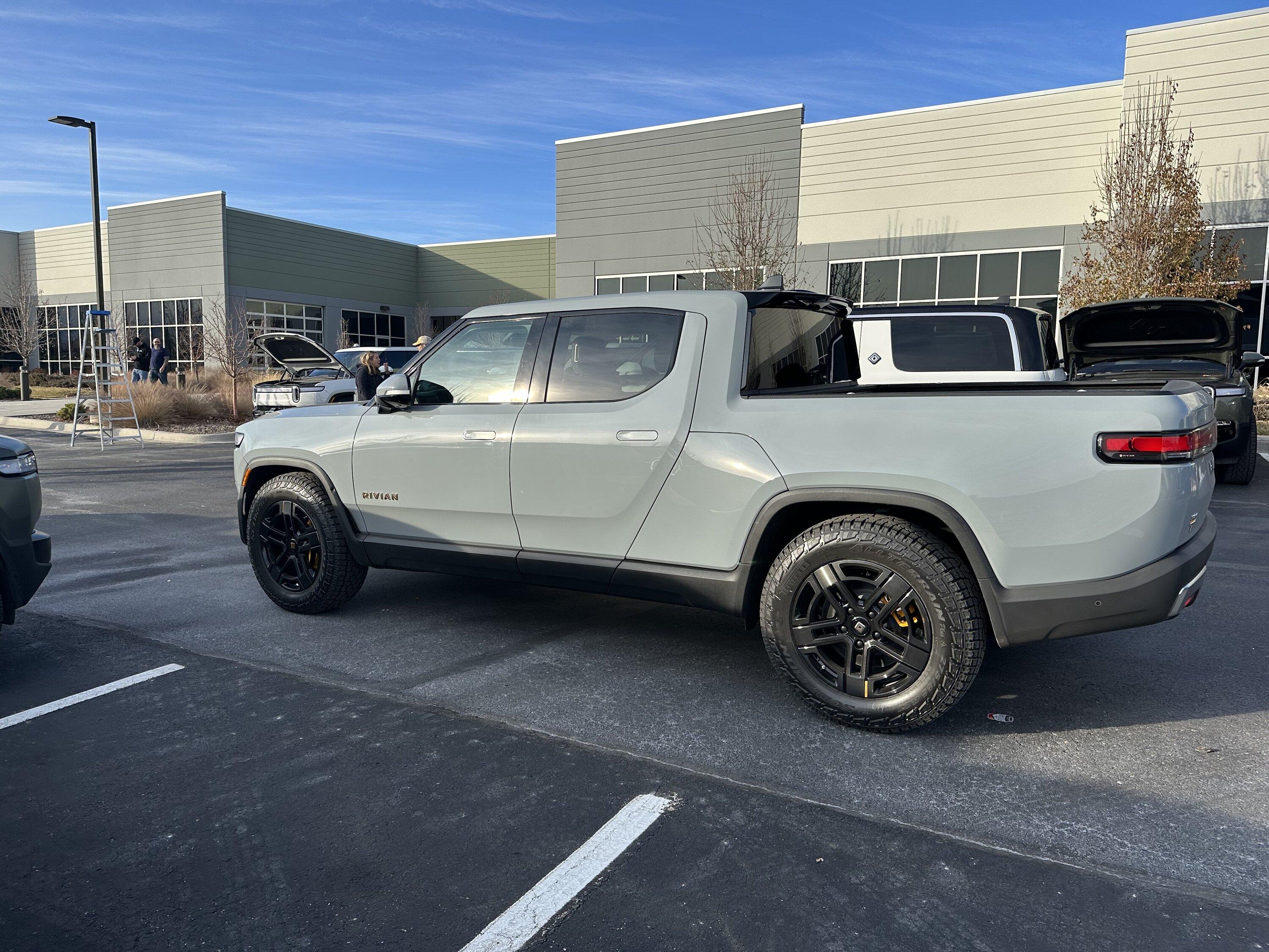 Rivian R1T R1S Rocky Mountain Rivian Club meetup - 33 Rivians!! A1C5A829-5551-4E45-8064-9AF8D137E7F9
