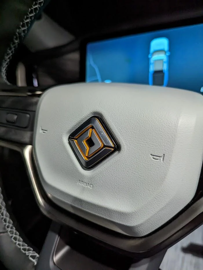 Rivian R1T R1S R1T @ 1 Week/350 Mile -- New Owner's Thorough Review PXL_20221202_111007913