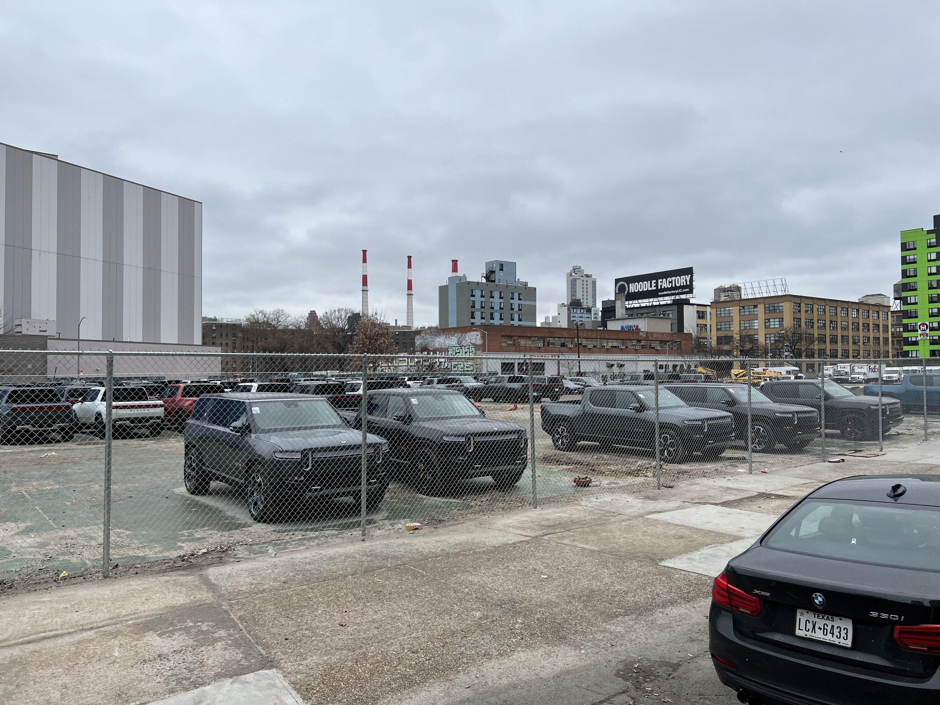 Rivian R1T R1S NYC deliveries accelerating -- hundreds of R1T / R1S spotted ready for delivery! IMG_3210