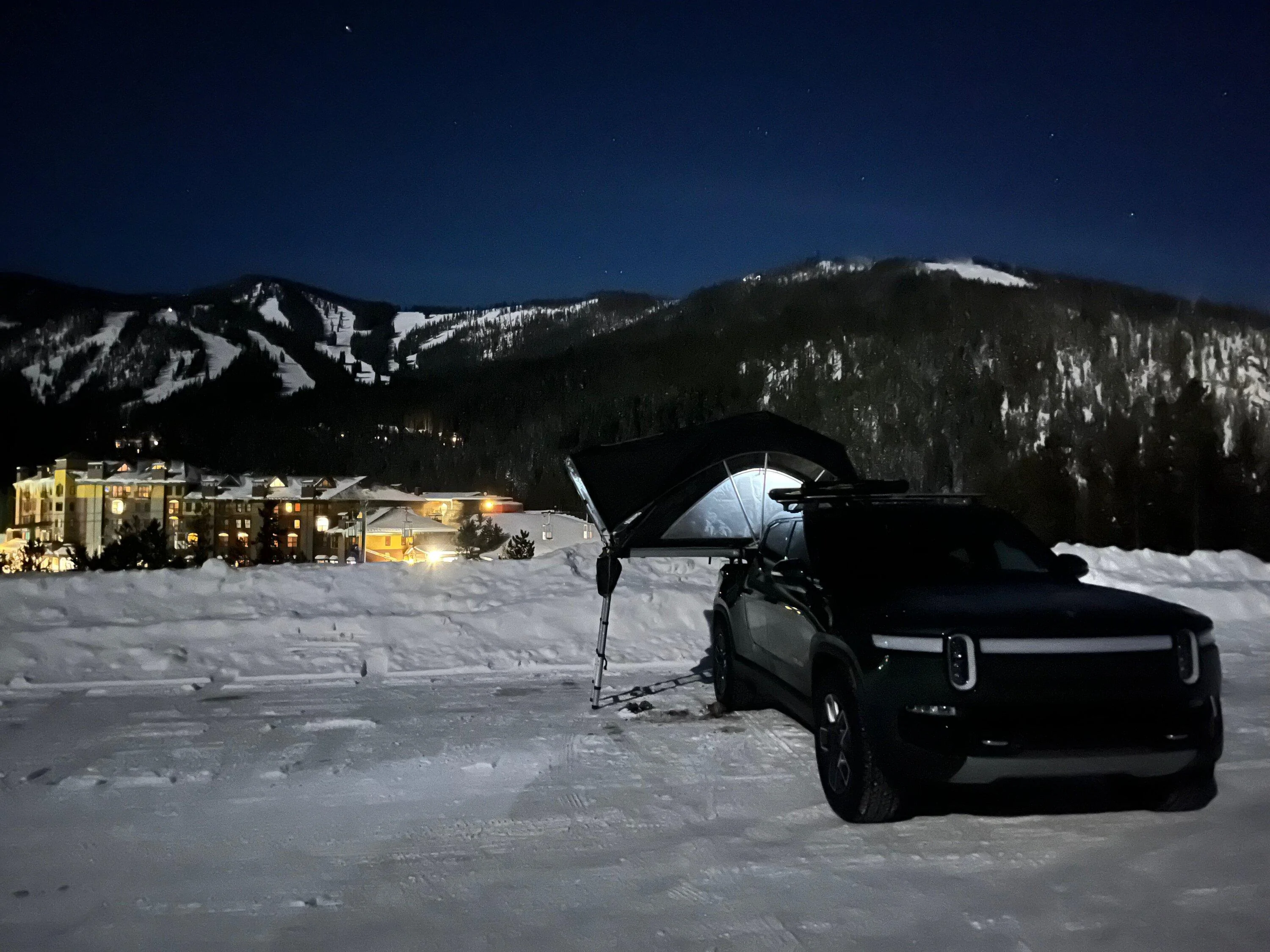Rivian R1T R1S First winter overnight in the RTT on R1T IMG_2587