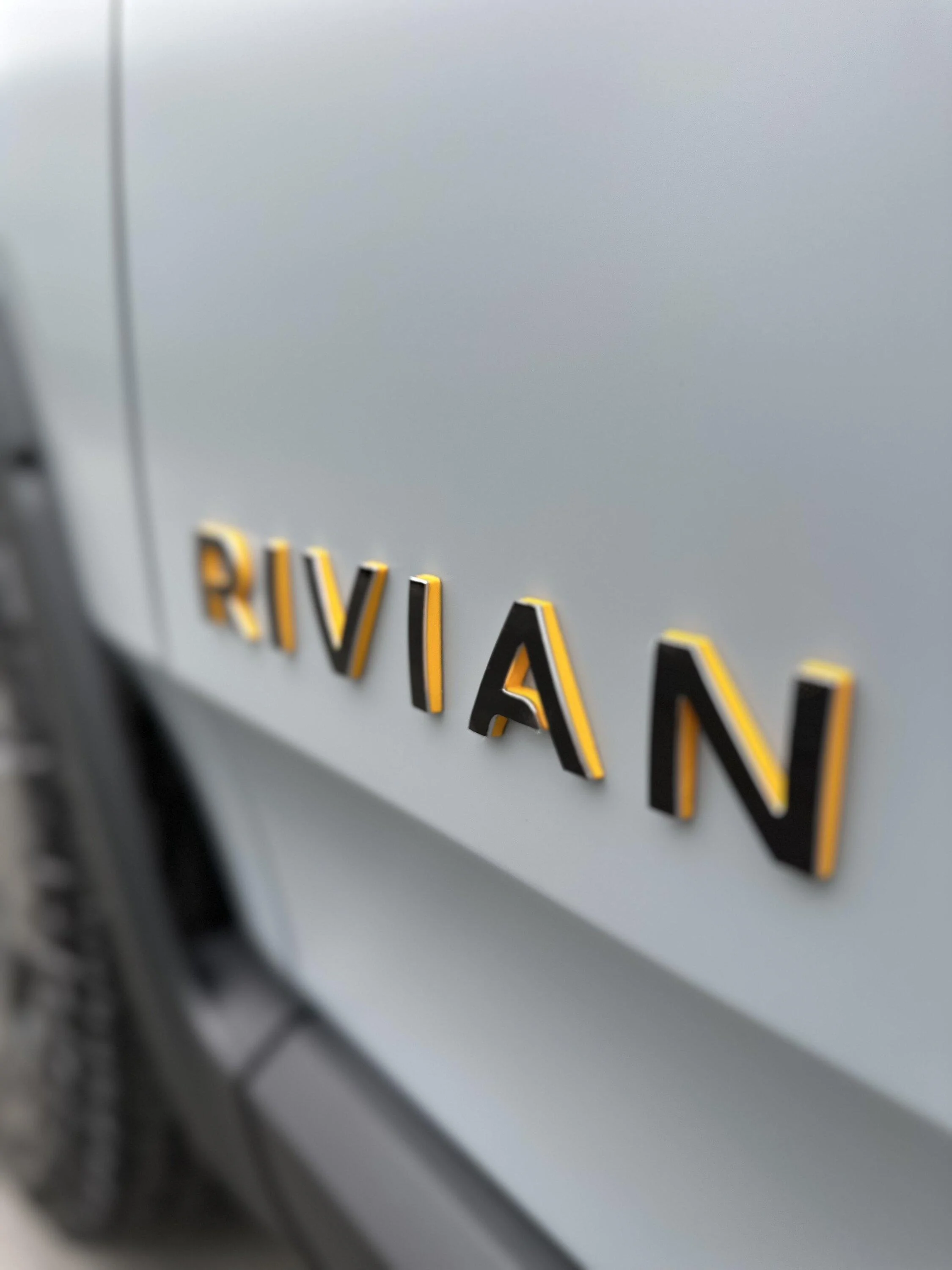 Rivian R1T R1S LIMESTONE R1T Photos 0BF61EBD-73D0-4EB2-A576-0255EEE38313
