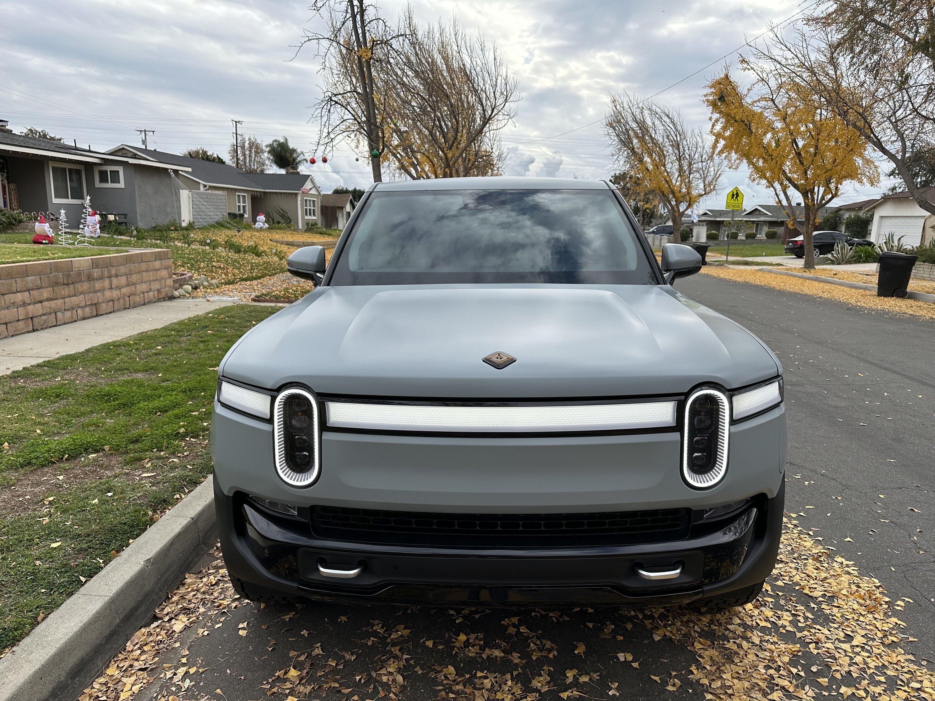 Rivian R1T R1S LIMESTONE R1T Photos B06ACD5B-A4DB-4A6E-8FDB-3F1ECCD06EC9