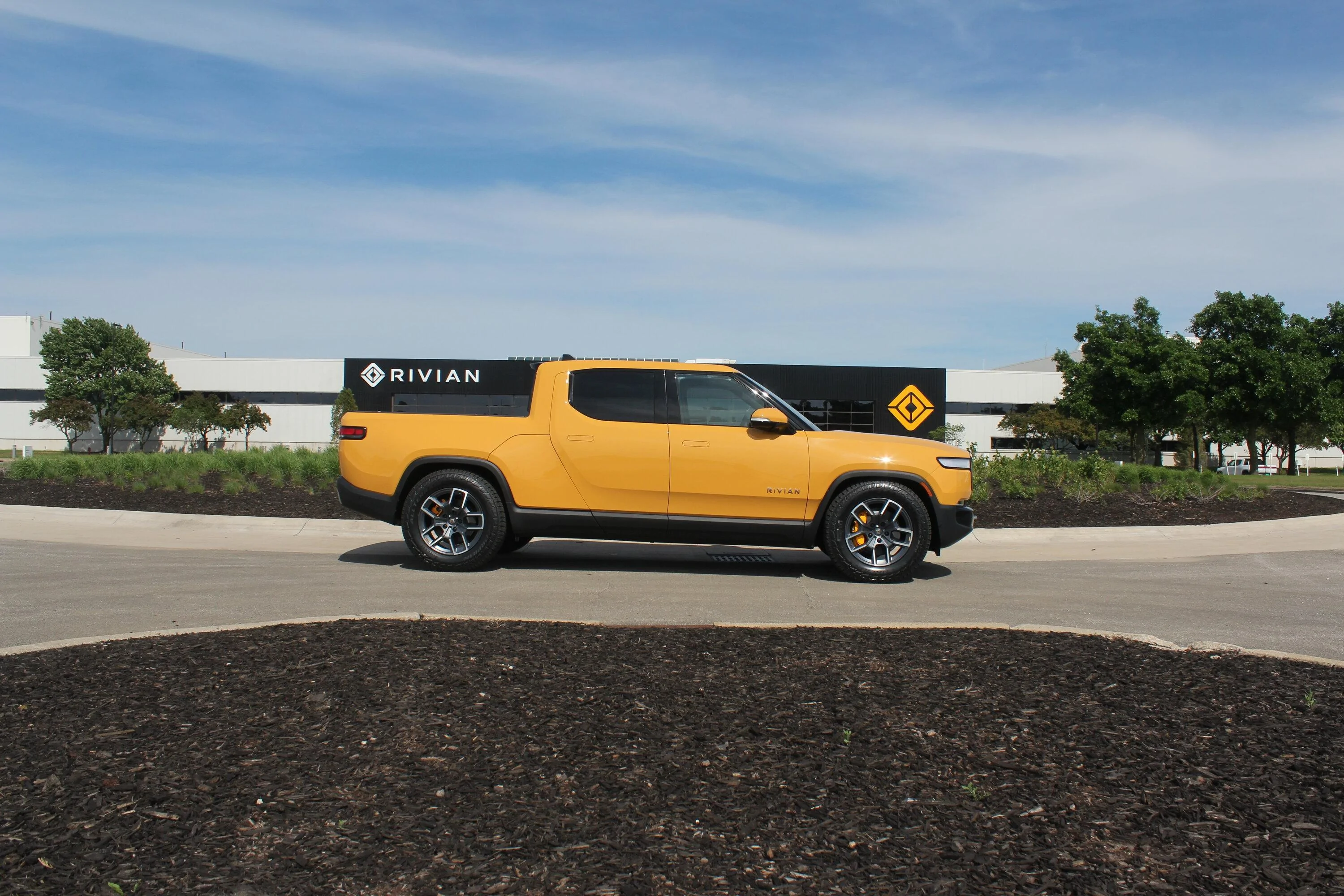 Rivian R1T R1S ? Post Your Best Photo Here For Year-End Rivian Mosaic! IMG_0326