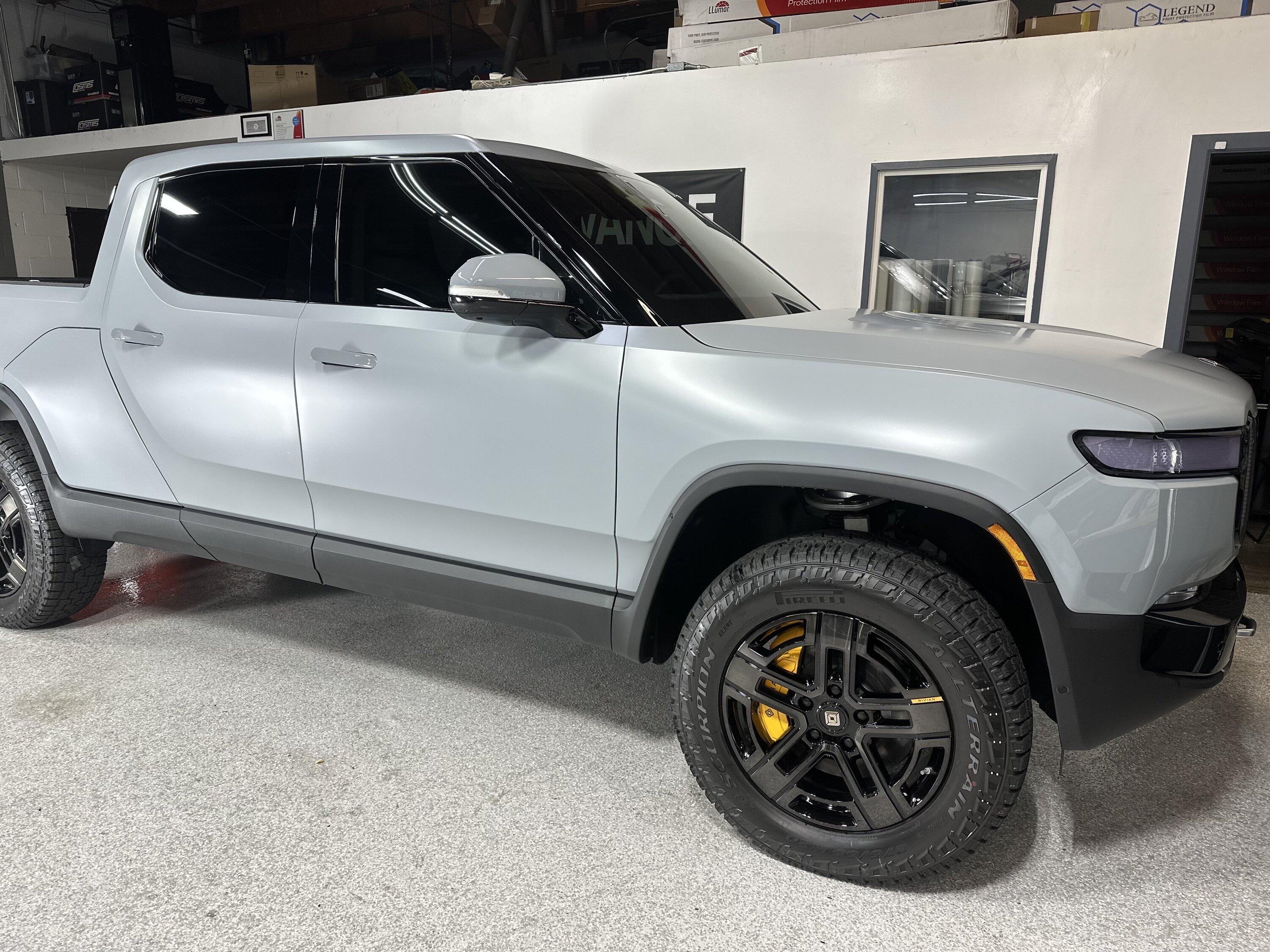 Rivian R1T R1S Stealth PPF Limestone R1T w/ Tint. (OC Interior; 20” AT Dark) 4317FBA1-672E-4843-960E-8F717FC1B064