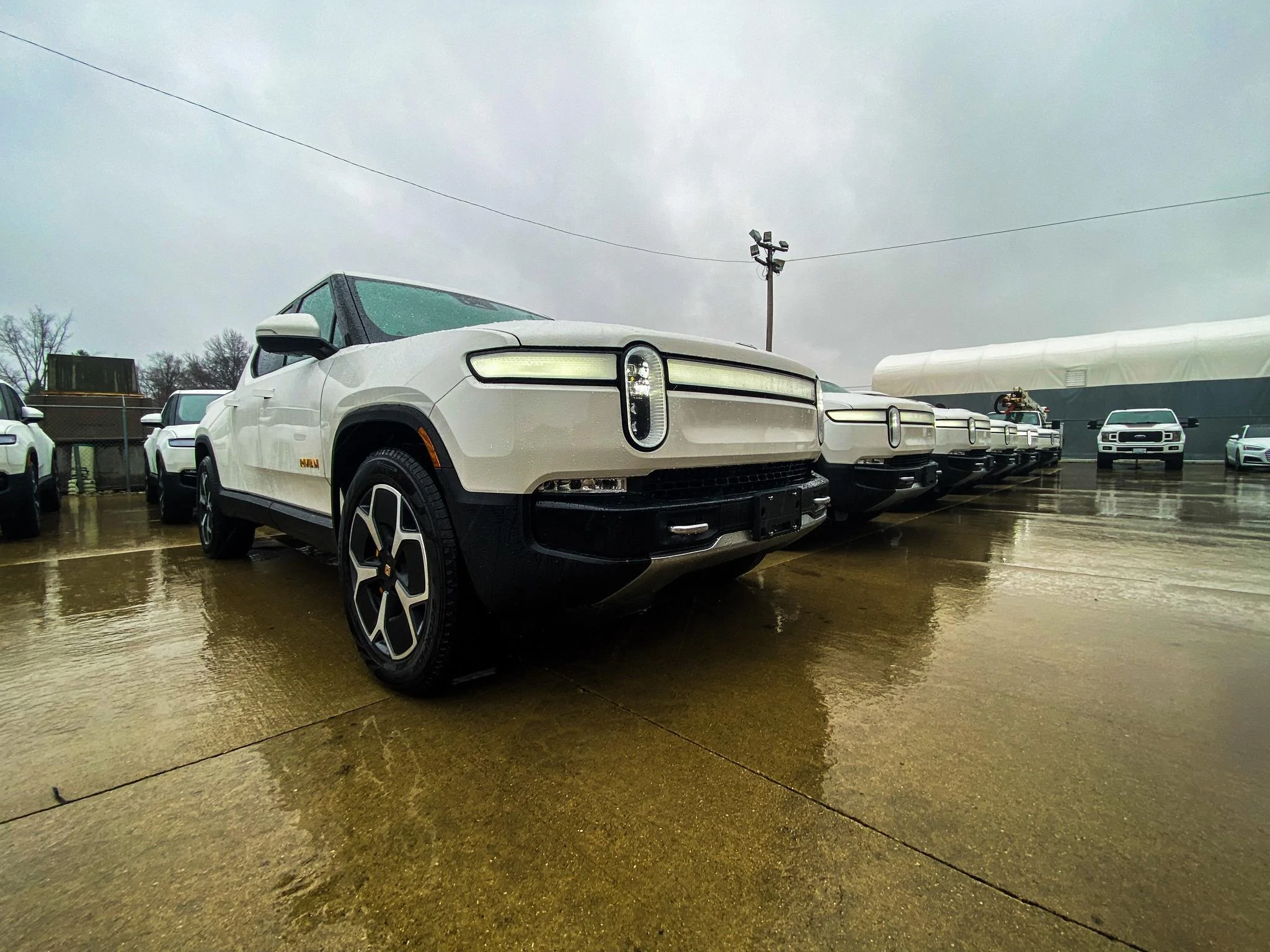 Rivian R1T R1S 15 Rivian R1T join Commonwealth Edison Company (ComEd)'s fleet 318079266_8367883219949231_3915545559511499674_n