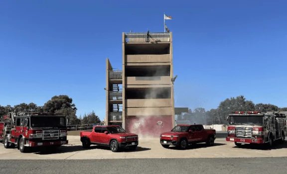 Rivian R1T R1S 15 Rivian R1T join Commonwealth Edison Company (ComEd)'s fleet 1670970301994
