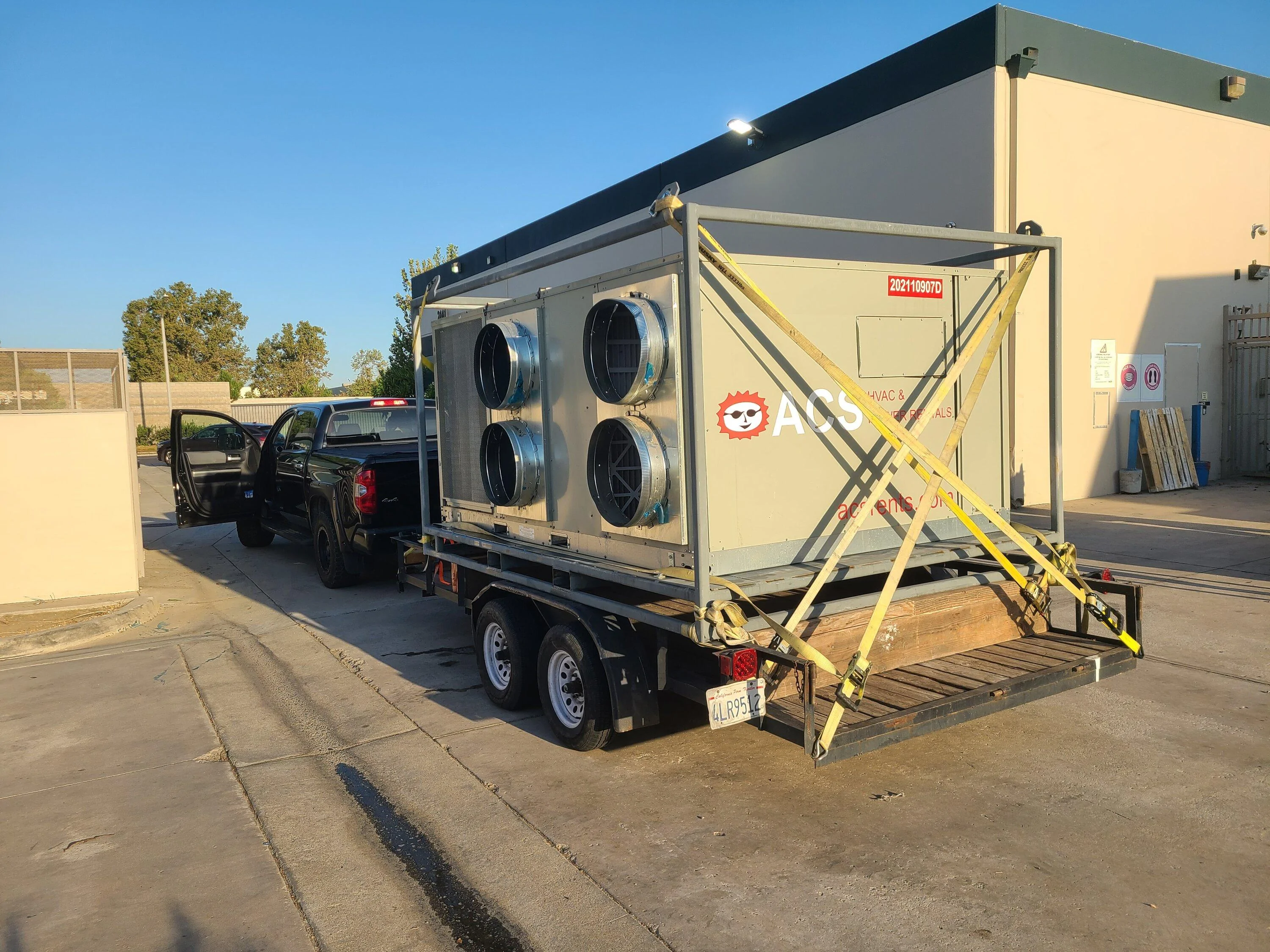Rivian R1T R1S Towing Report: R1T pulling 5,500Lb trailer weight 20220818 - Rental unit to