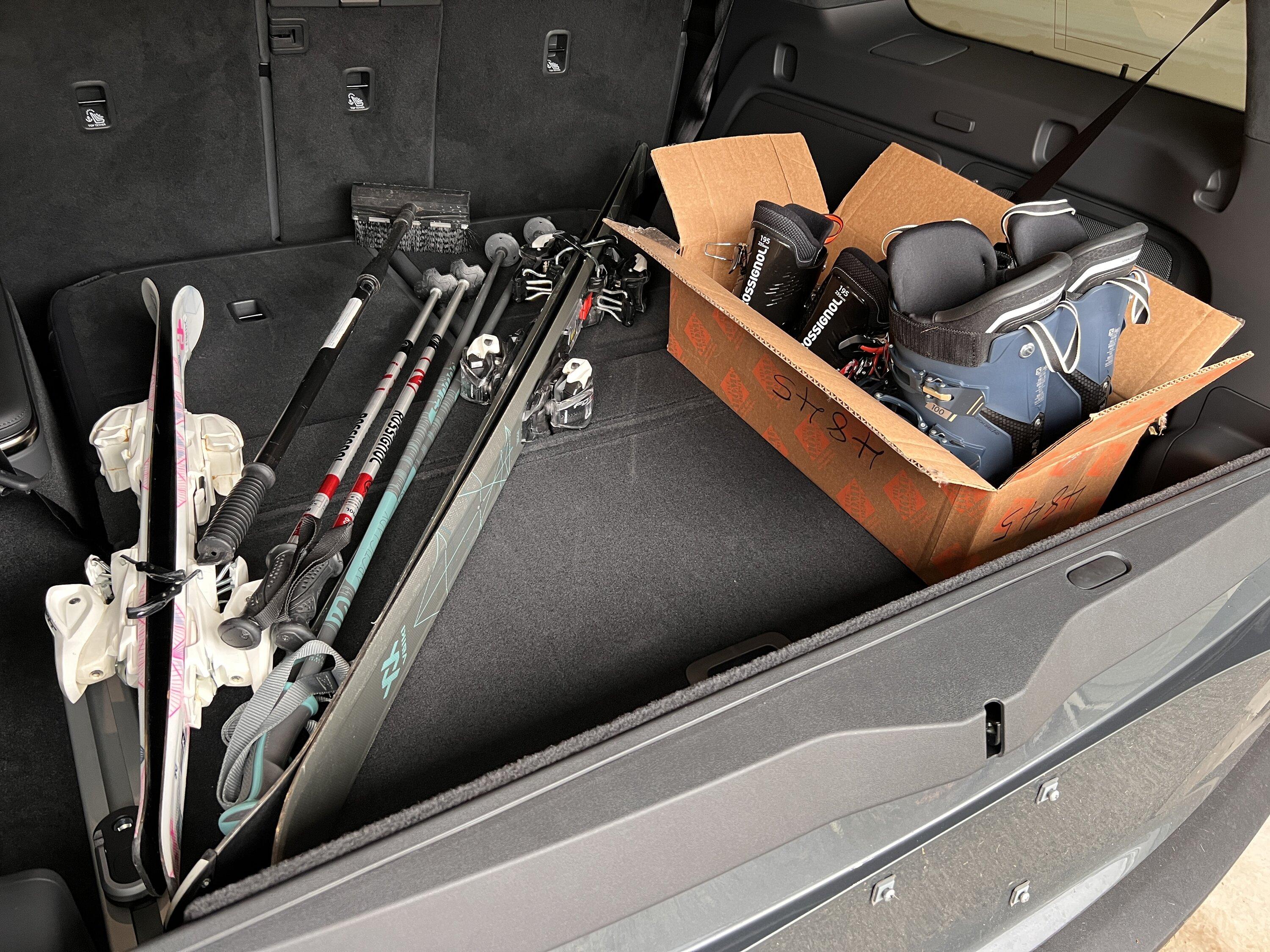 Rivian R1T R1S R1S interior size vs. other SUVs? FE3E202E-EB9E-4B48-A723-3CF5D628007A