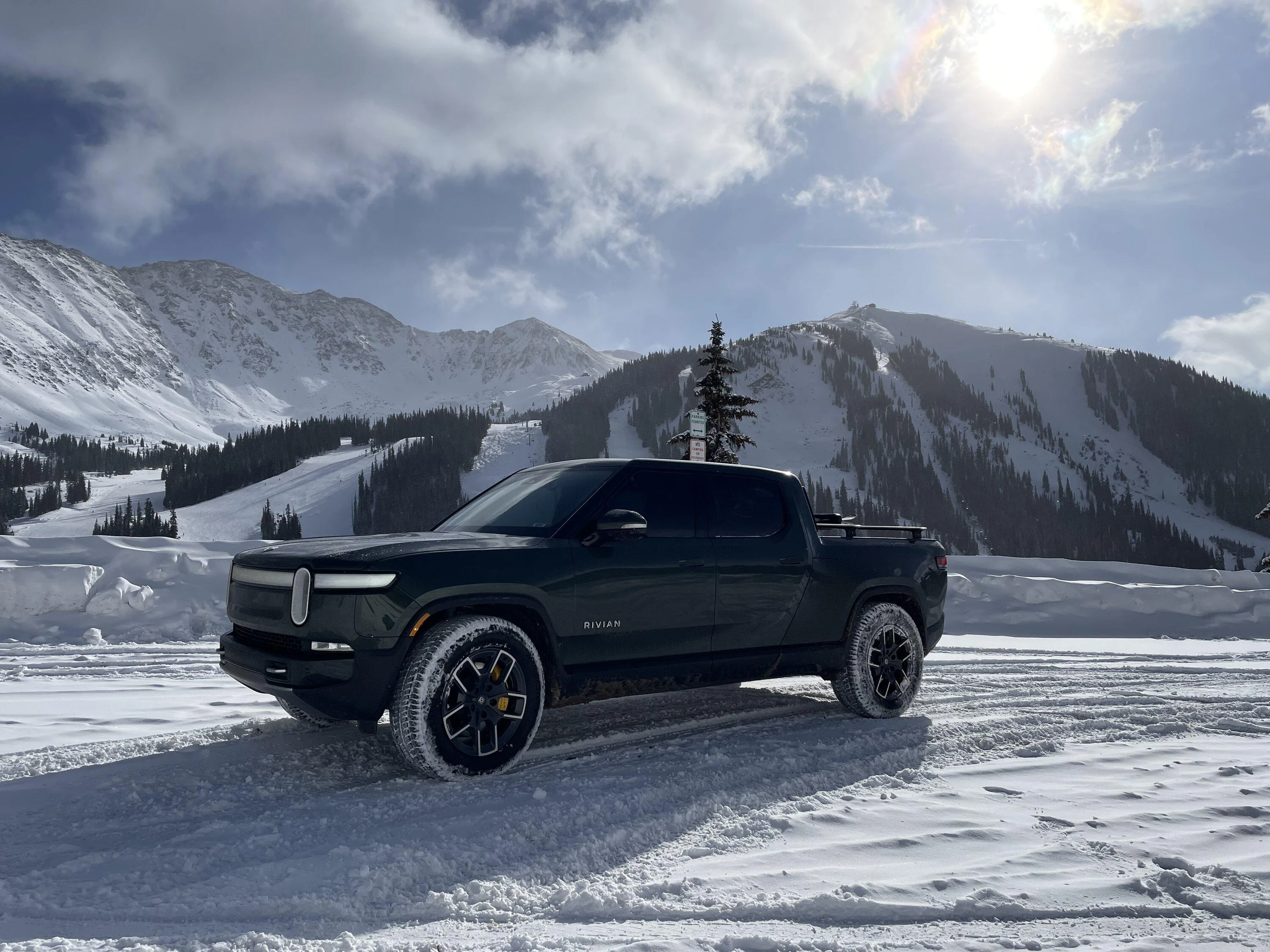 Rivian R1T R1S 20” Blizzak snow tires installed 6BBDA1EA-7AE0-43D9-9850-2ACED166C824