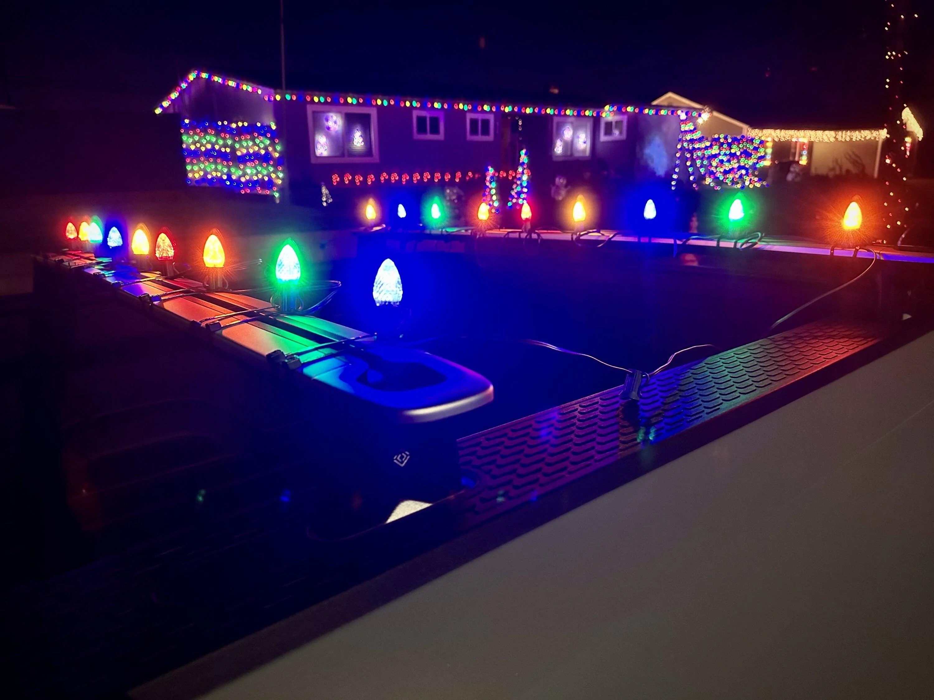 Rivian R1T R1S My R1T is ready for Christmas ? 3FFF51B5-D10E-49B3-9C96-3751FFCD4977