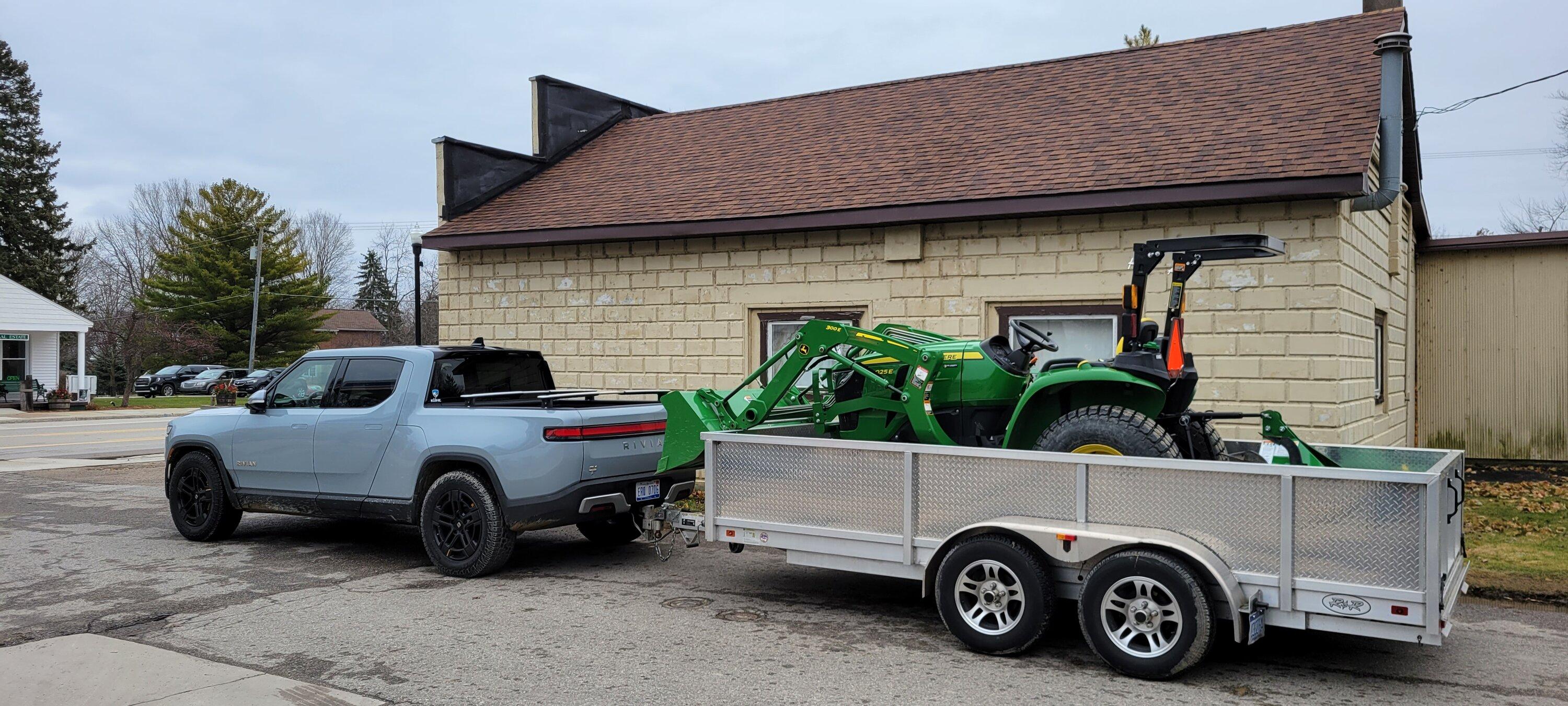 Rivian R1T R1S Towing Report: R1T pulling 5,500Lb trailer weight 2022-12-16 11.37.53