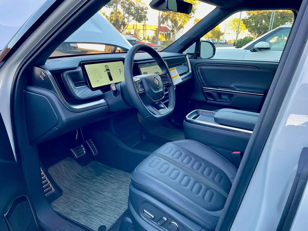 Rivian R1T R1S GLACIER WHITE R1T  Photos Pickup-4
