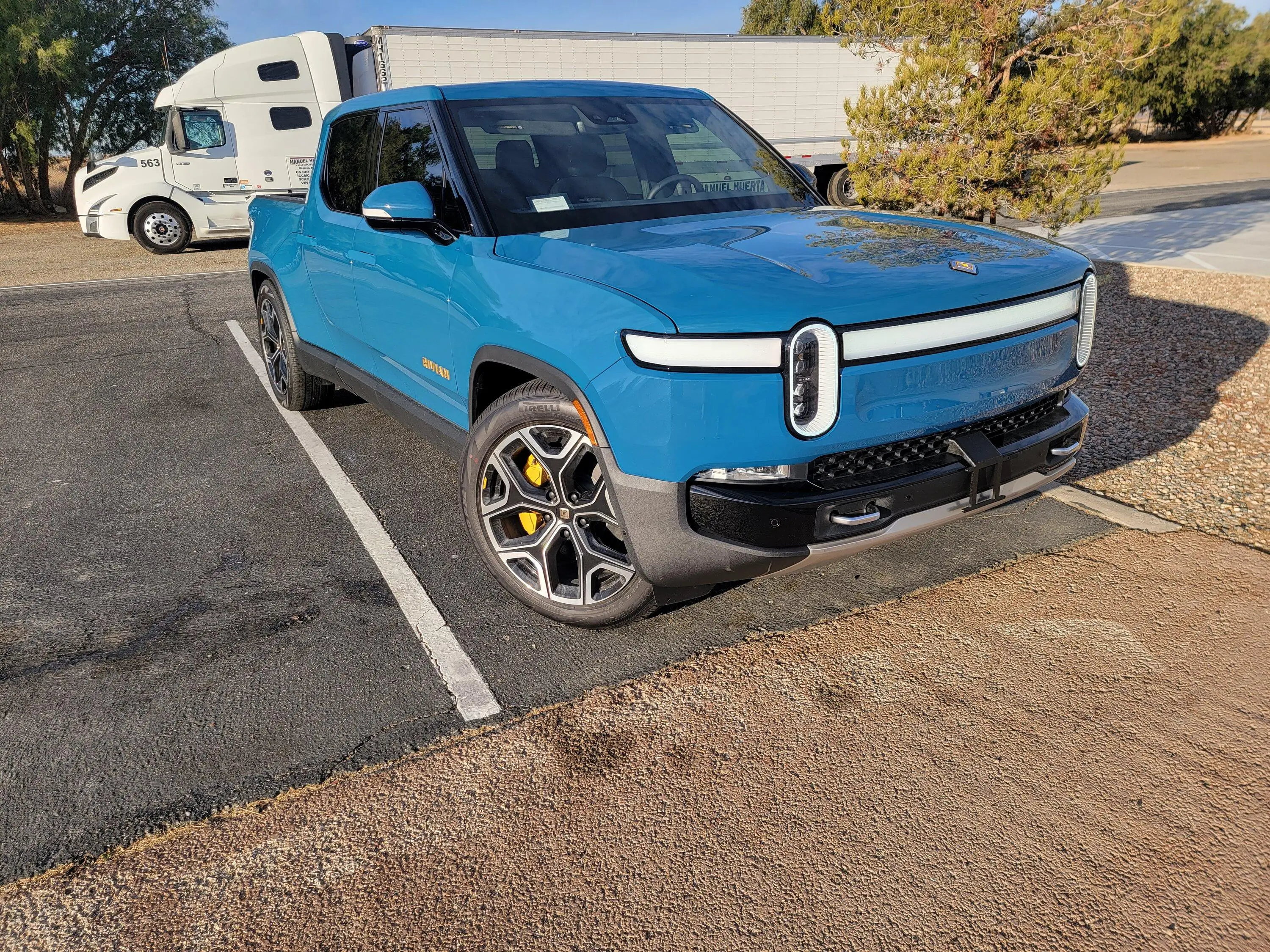 Rivian R1T R1S R1T Towing Report : 30ft Enclosed Car Trailer Over 9K Lbs 20221206_075953