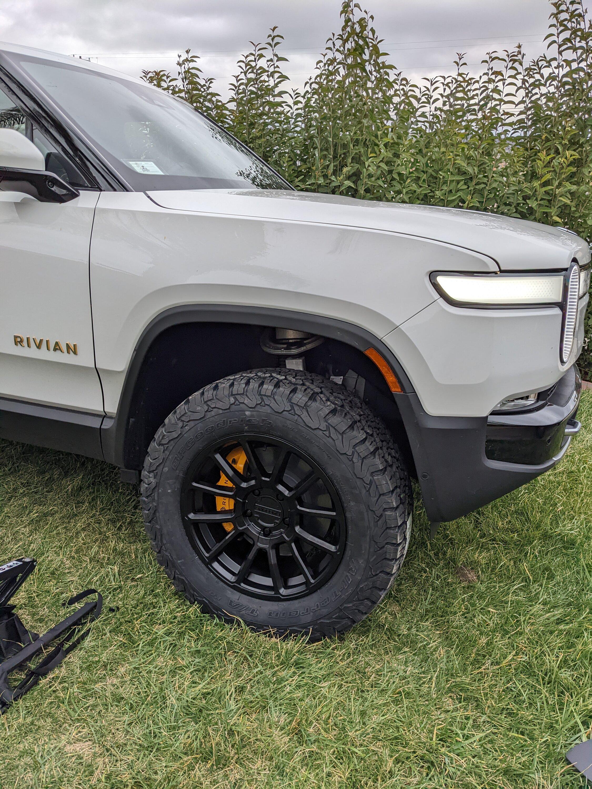 Rivian R1T R1S Forged wheels for off roading PXL_20221201_230847064