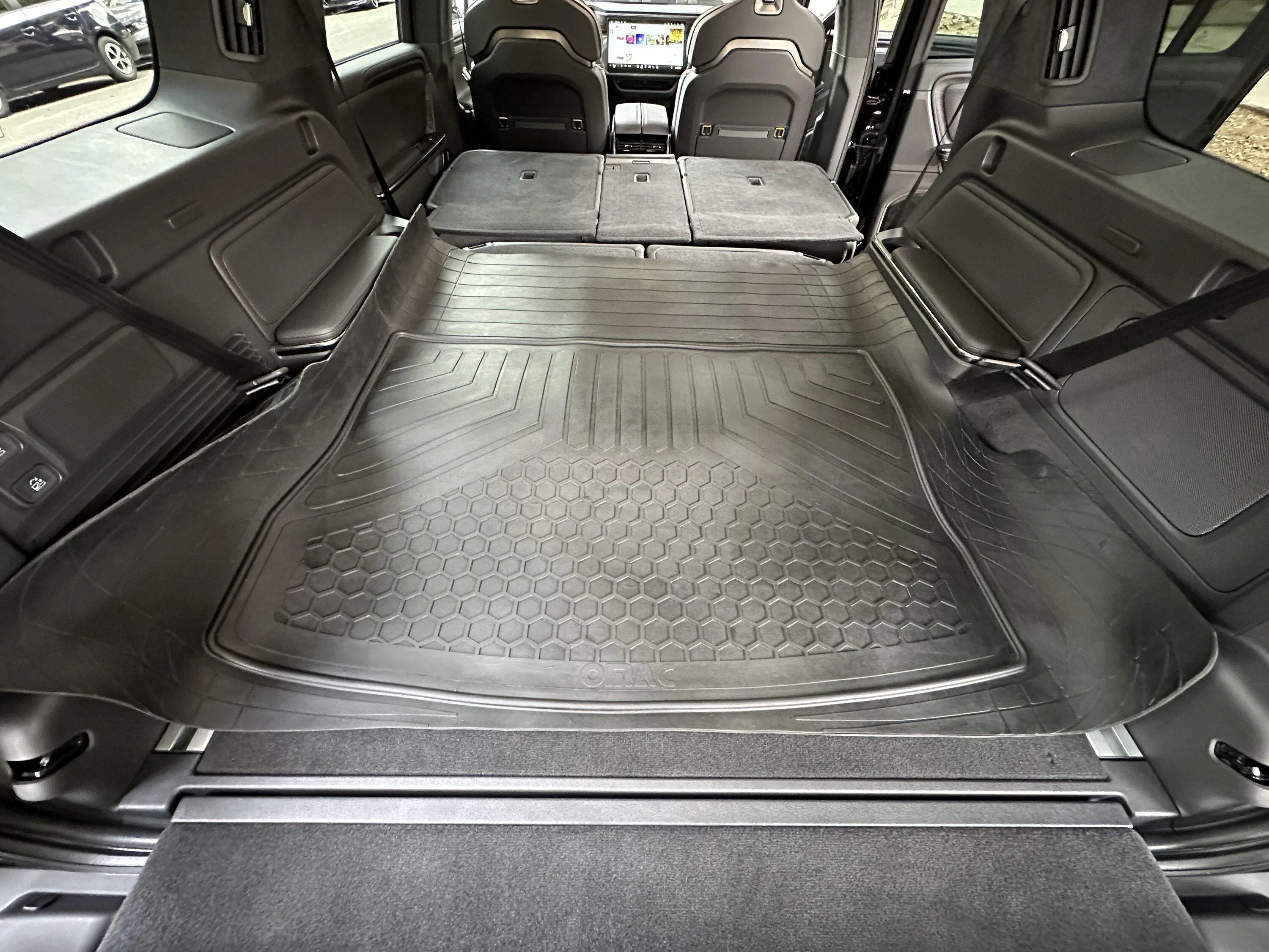 Rivian R1T R1S Rear cargo liner for R1S? 7F75B53B-6366-4AEB-BDFA-04836FEE05B1