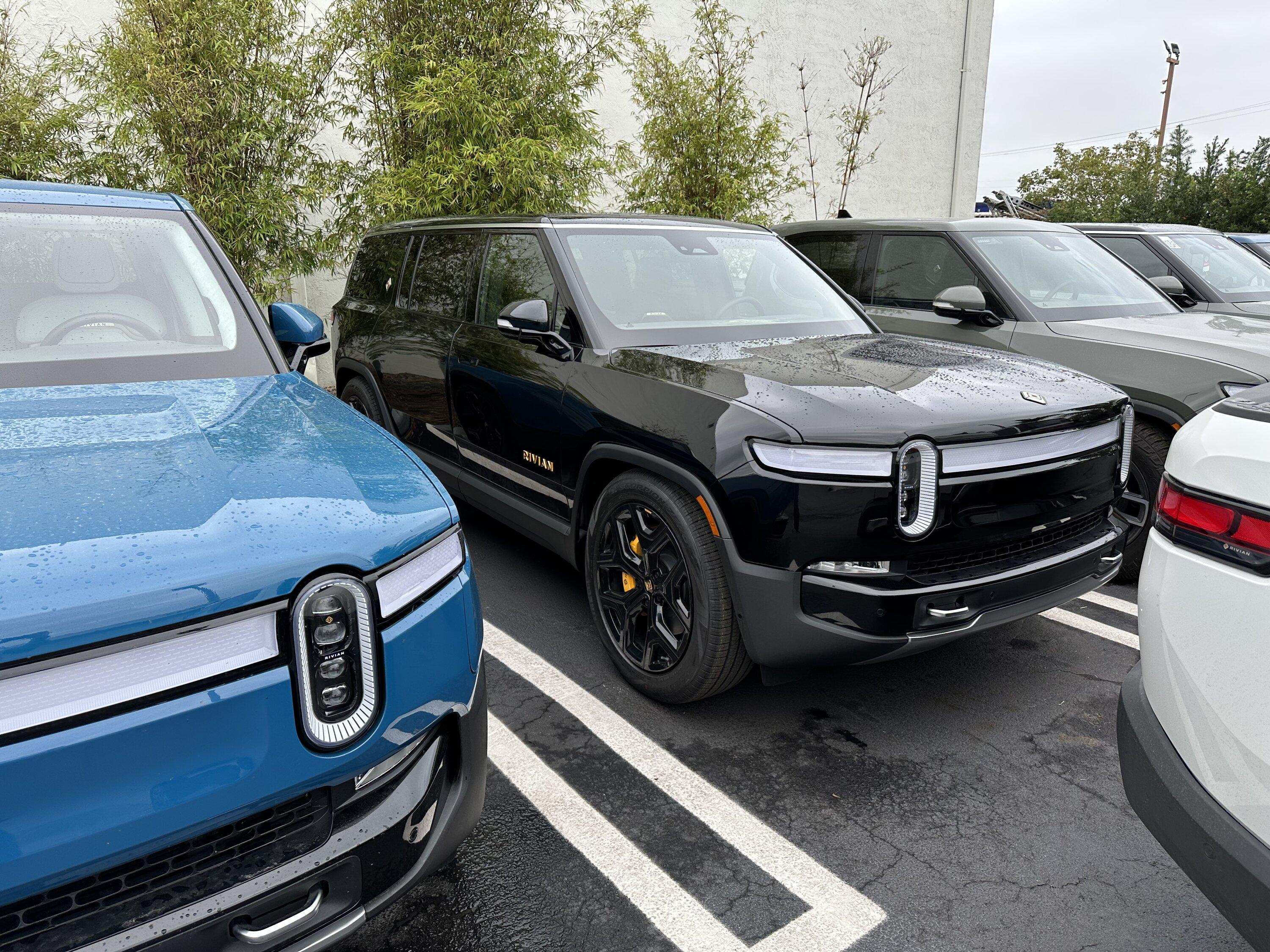 Rivian R1T R1S Visited the Rivian Miami Service Center - Photos 8C405C81-9659-46F0-A0B6-677C4CEF5A0B
