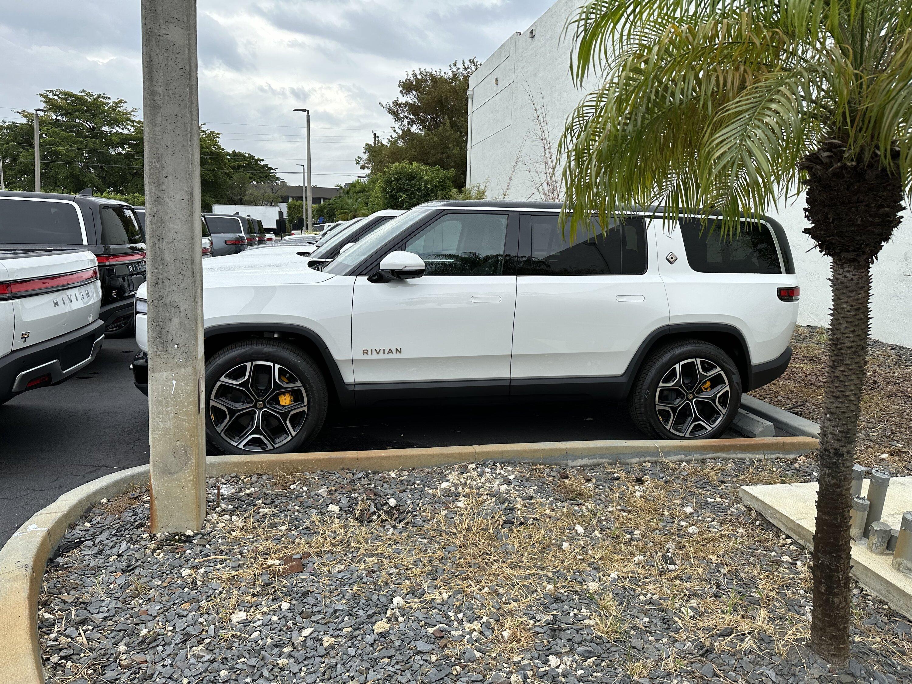 Rivian R1T R1S Visited the Rivian Miami Service Center - Photos 861CA3BE-90BB-4F03-A7E4-90E2257B1EA5