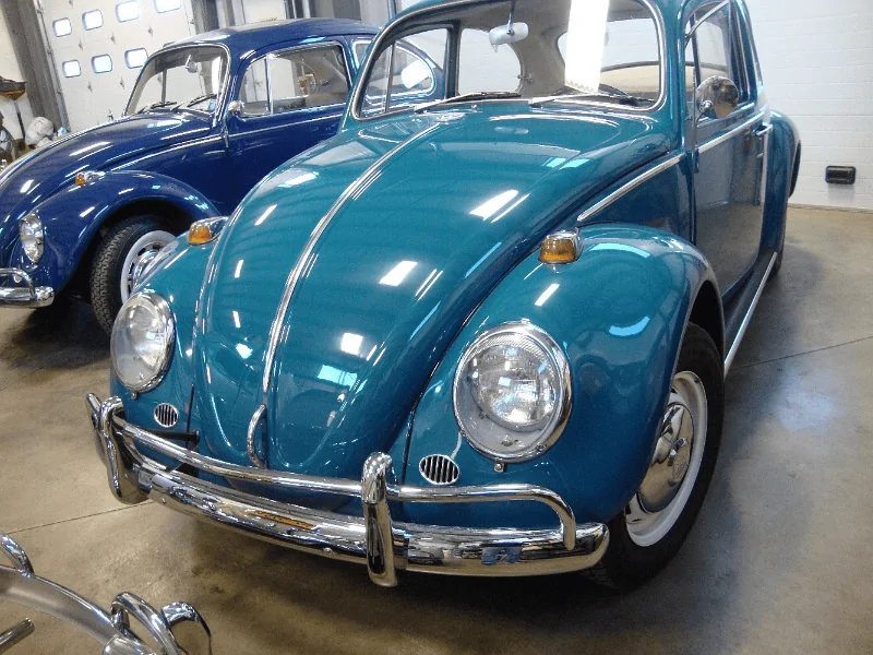 Rivian R1T R1S Rivian Blue == VW Beetle Sea Blue? 1671403657841