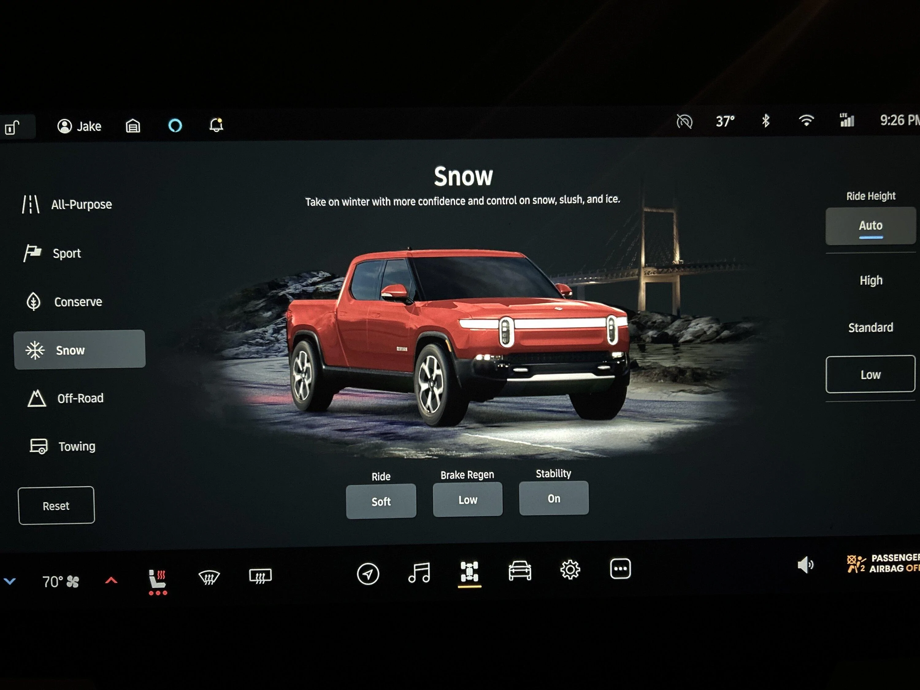 Rivian R1T R1S 2022.47.0 software update installed w/ SNOW MODE! imag
