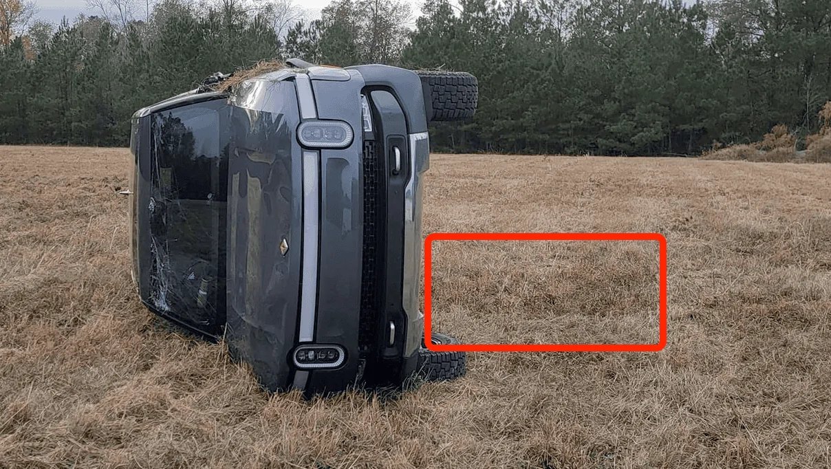 Rivian R1T R1S R1T Rollover Flipped! 1671629516016