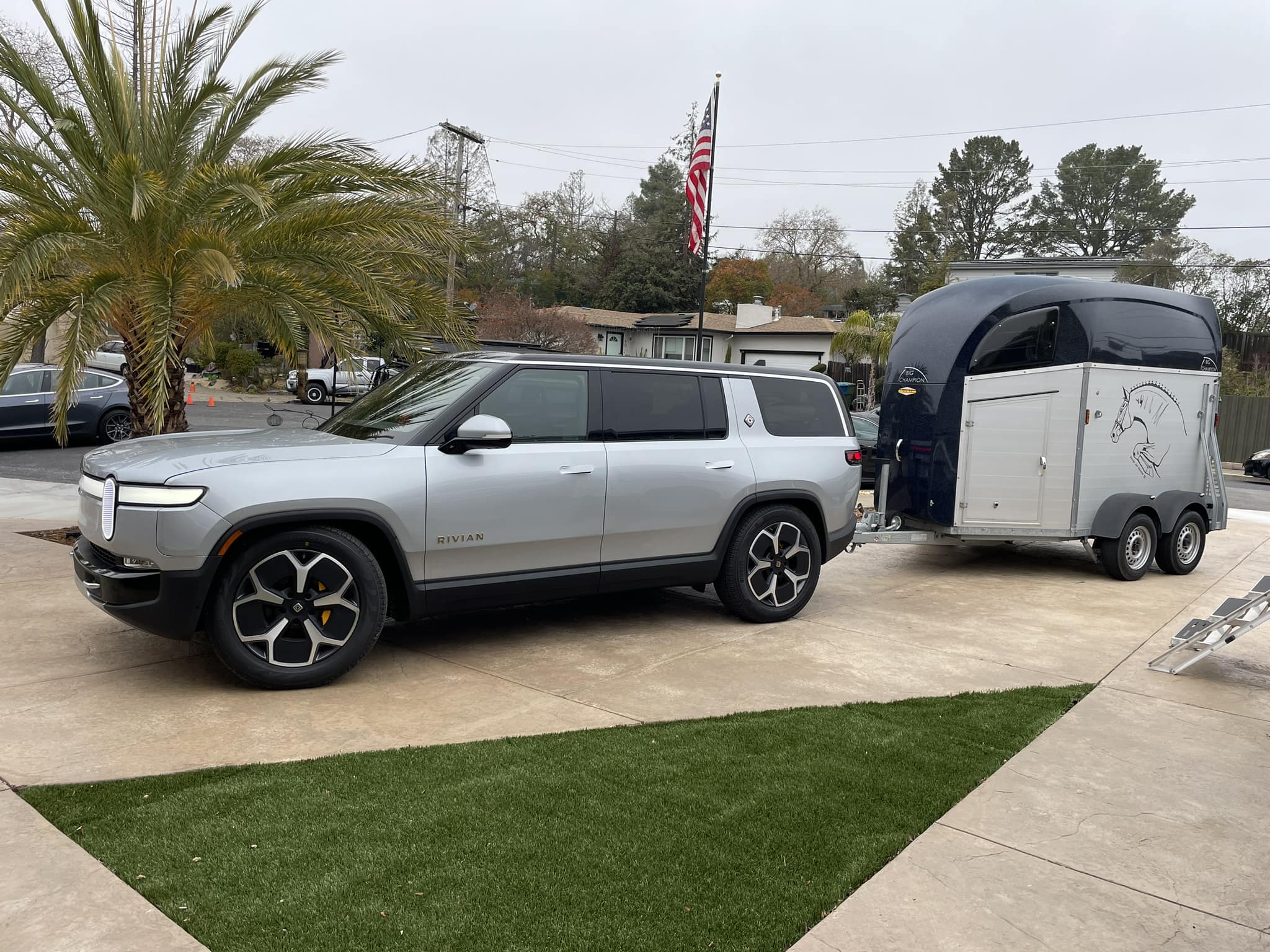 Rivian R1T R1S LA SILVER Rivian Photos 320889596_563308959143396_2019160084990839797_n