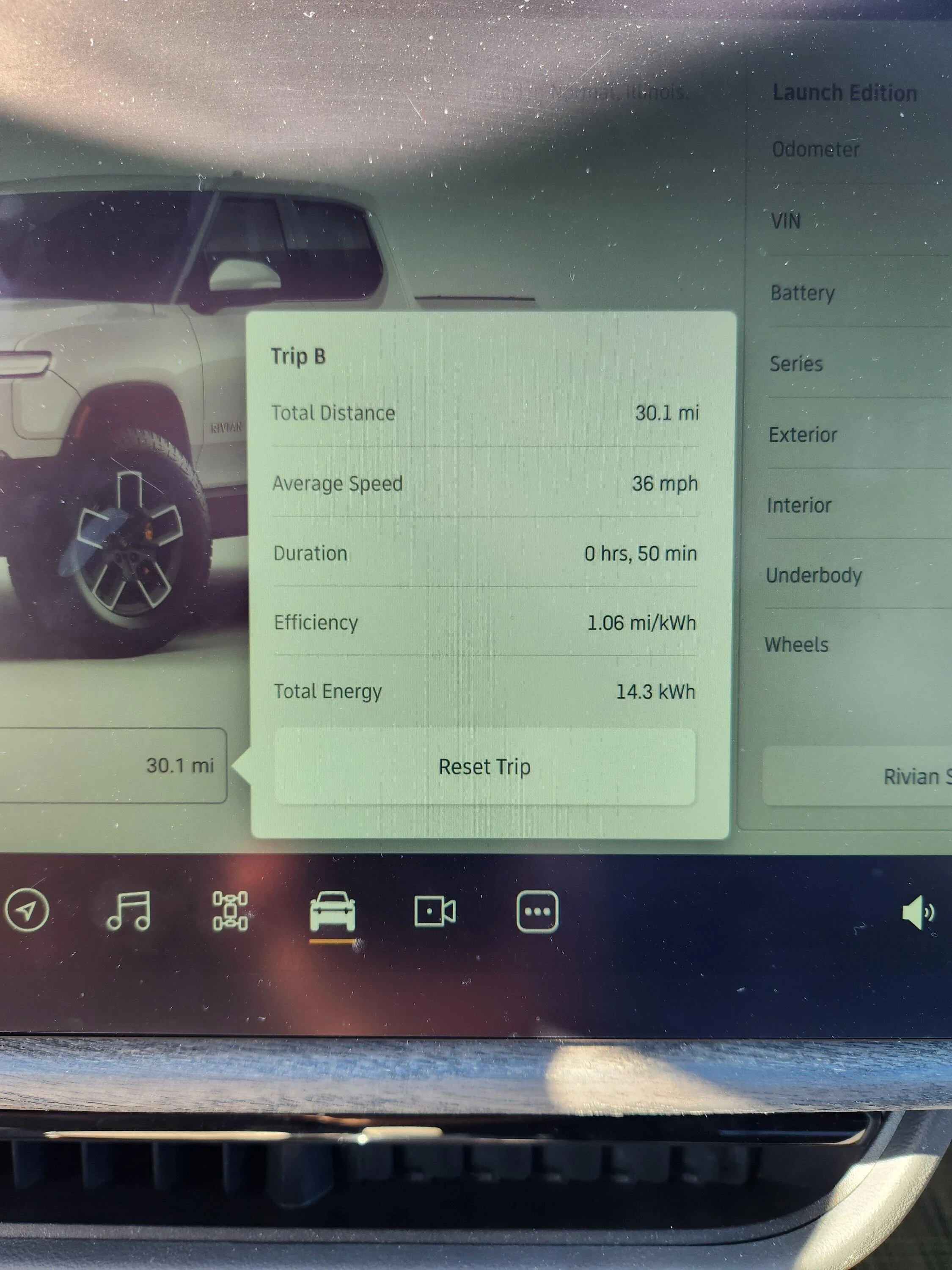 Rivian R1T R1S Towing Report: R1T pulling 5,500Lb trailer weight 20221220_114039