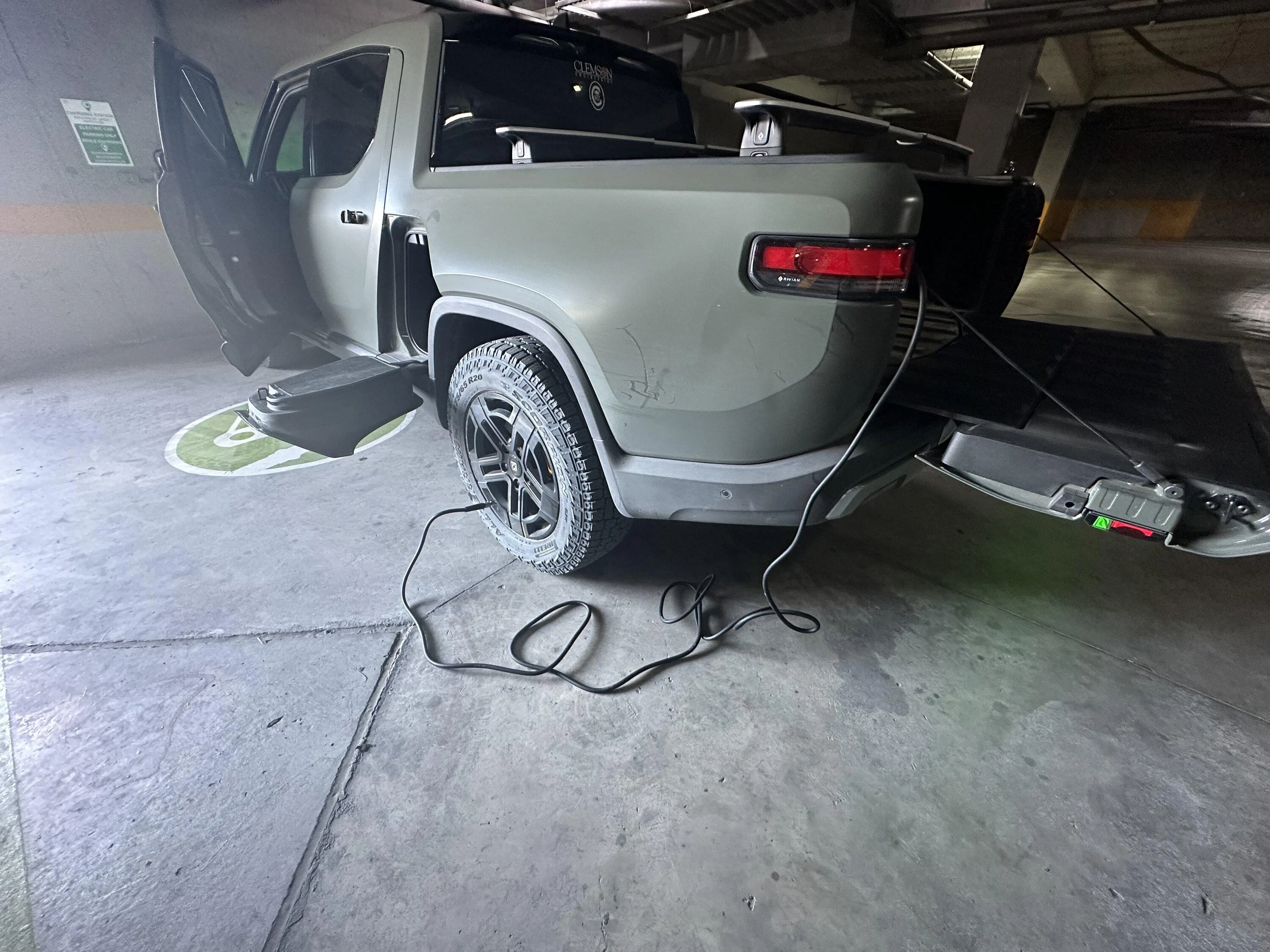 Rivian R1T R1S R1T on Competition Hill (San Juan Hill) in Sonora Mexico DEA4E870-5617-40CB-BC5A-997FC6DEABE1