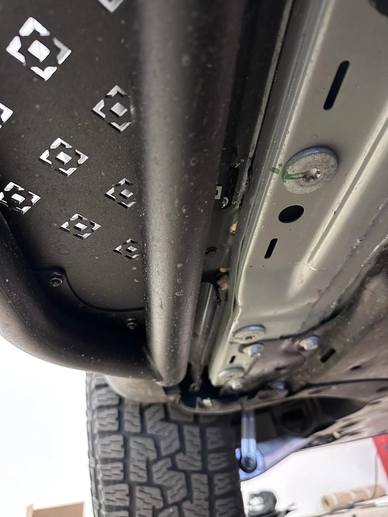 Rivian R1T R1S Introducing RMaxx Running Boards & Rock Sliders for Rivian R1T / R1S from Team 1EV IMG_1918