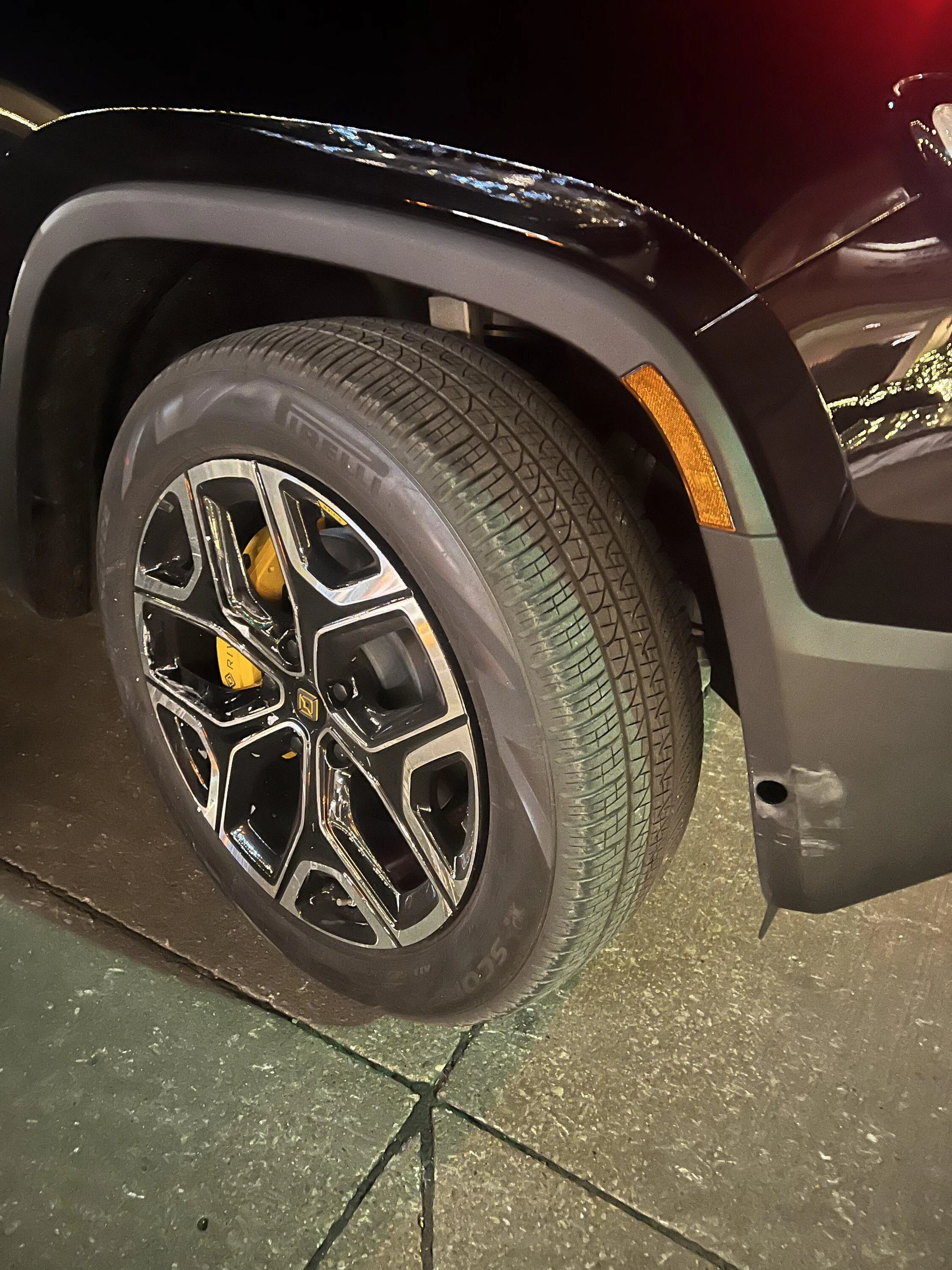 Rivian R1T R1S R1T Orders: Dec '22 - Jan '23 -- Status Room 492BFE63-2EB0-4AC9-BC08-ED6915420476