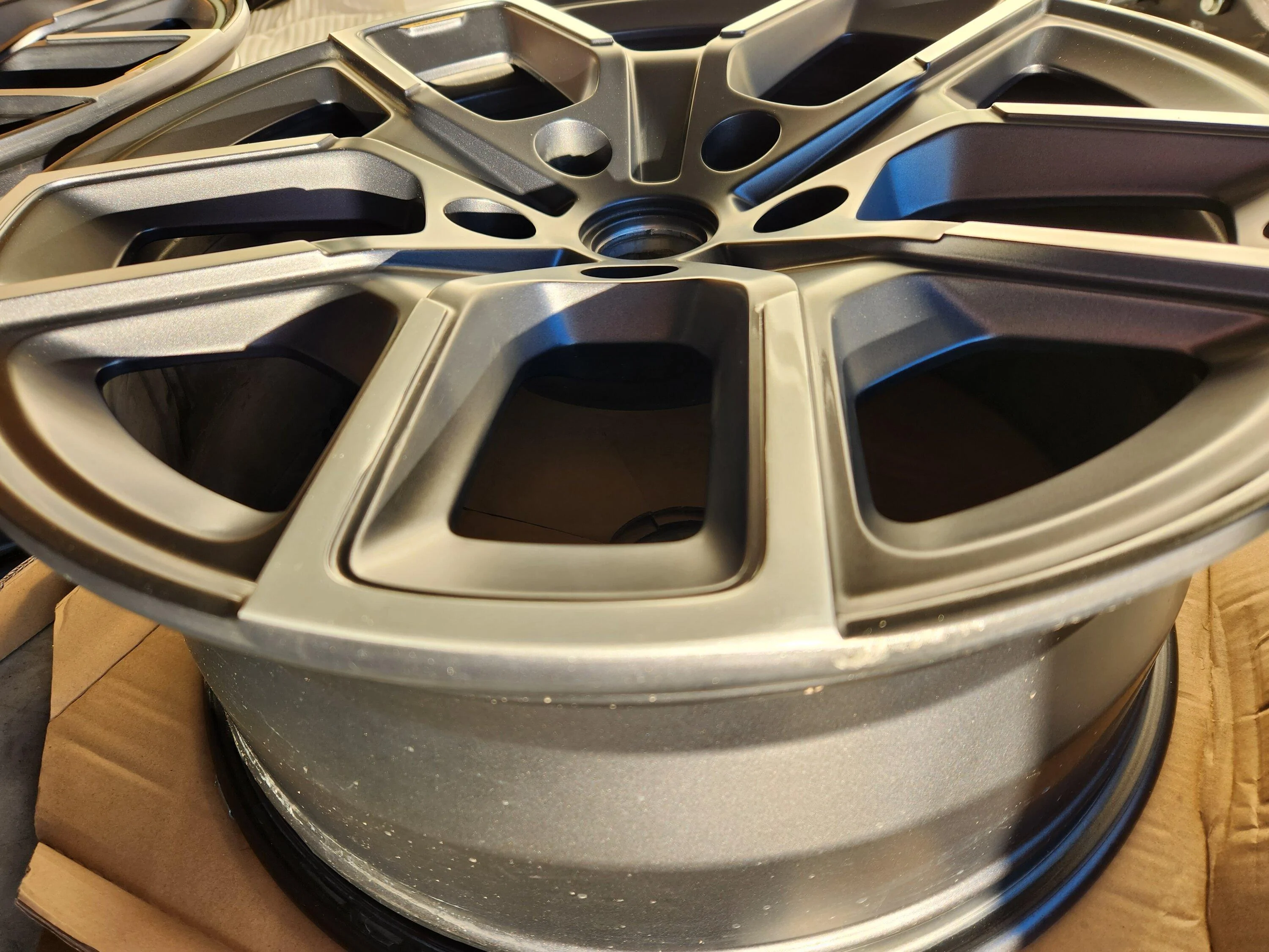 Rivian R1T R1S FS: 20inch wheel for use as a spare 20221224_074511