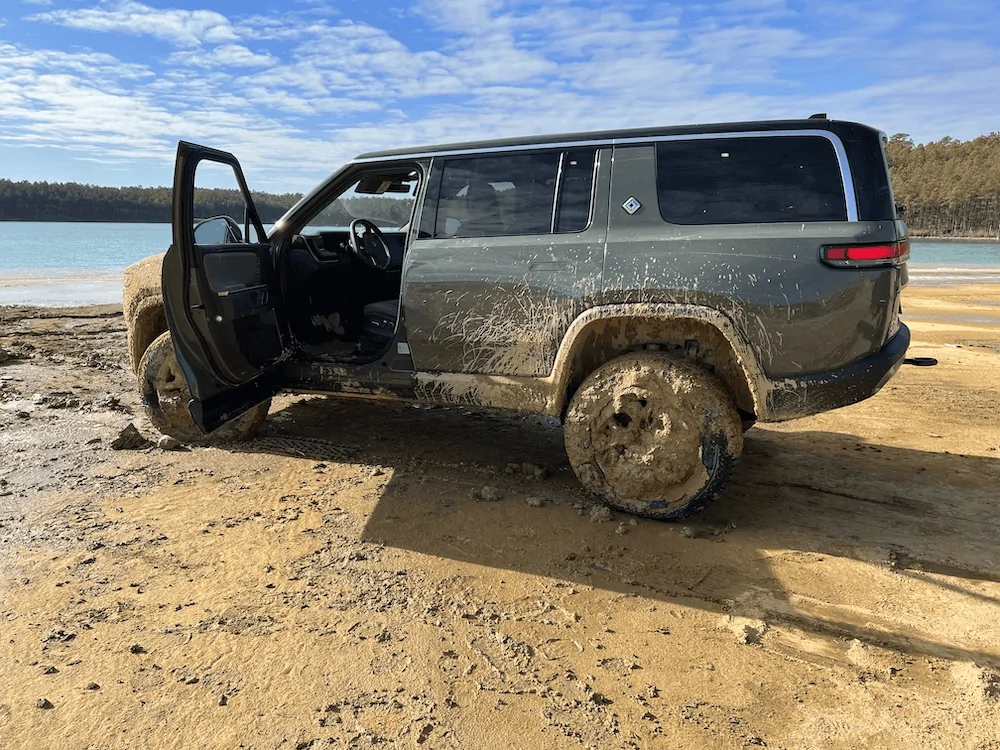 Rivian R1T R1S Hey Flipped R1T, Meet Stuck R1S 1672181037109