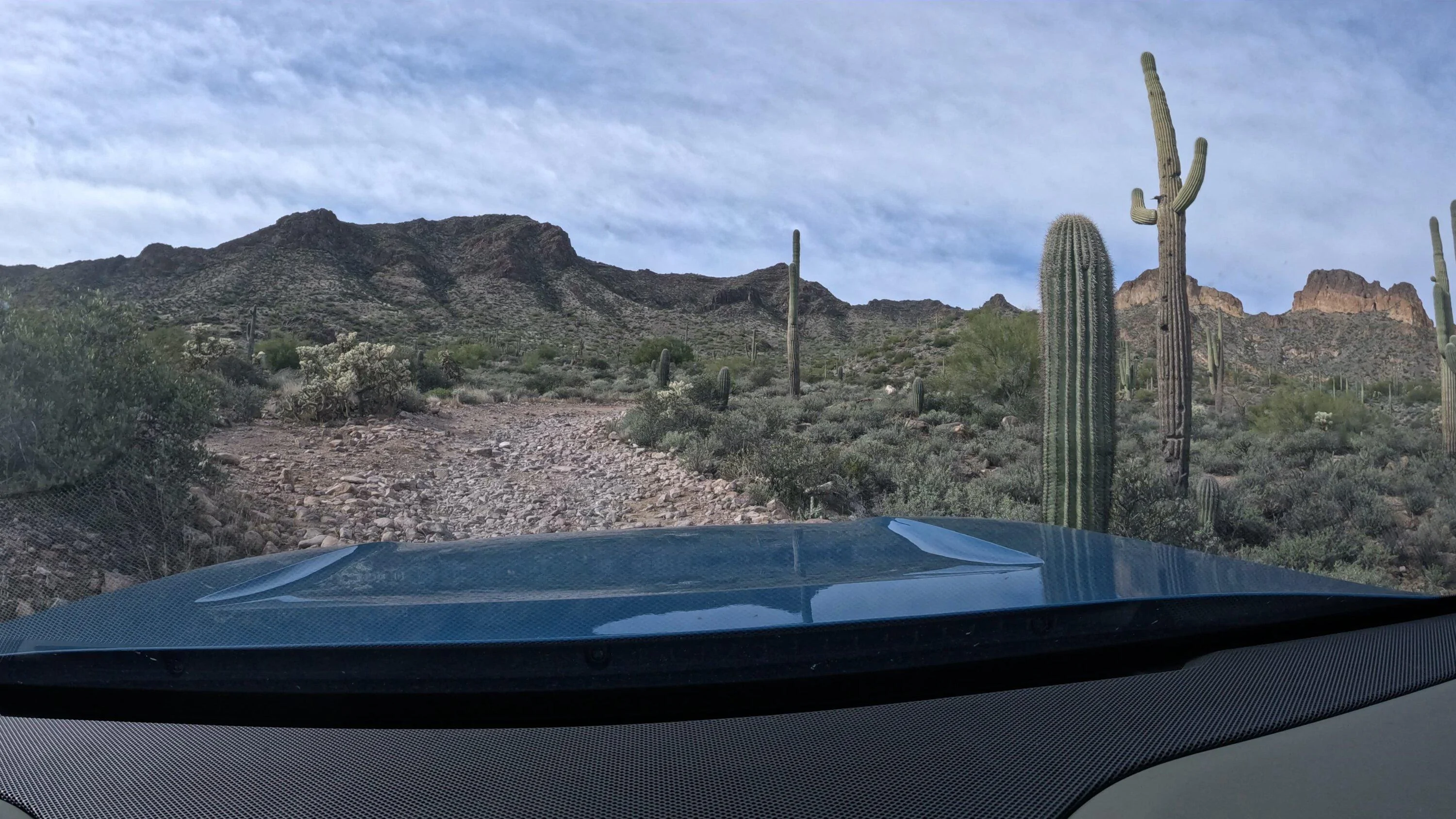Rivian R1T R1S R1T Off-road Trips in Metro Phoenix, AZ: Box Canyon - Wickenburg and Bulldog Canyon FR10 - Mesa Frame-28-12-2022-01-04-38