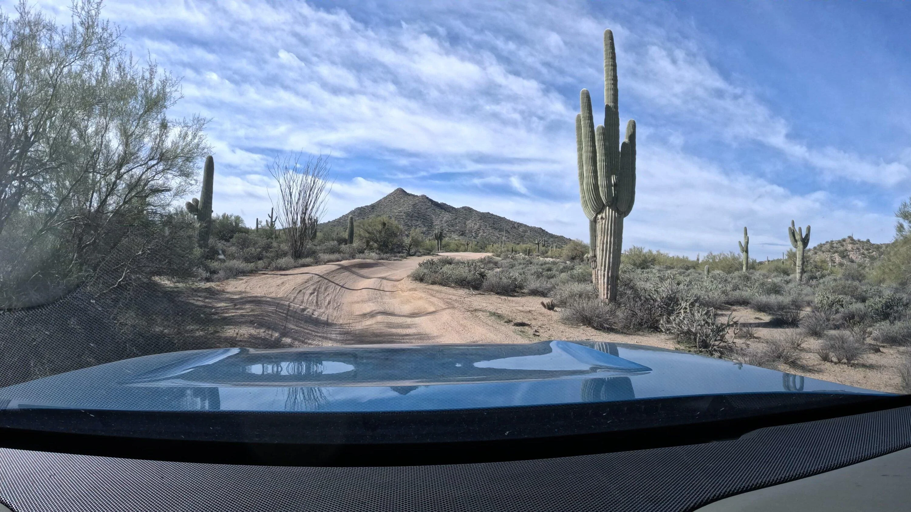 Rivian R1T R1S R1T Off-road Trips in Metro Phoenix, AZ: Box Canyon - Wickenburg and Bulldog Canyon FR10 - Mesa Frame-28-12-2022-01-15-38