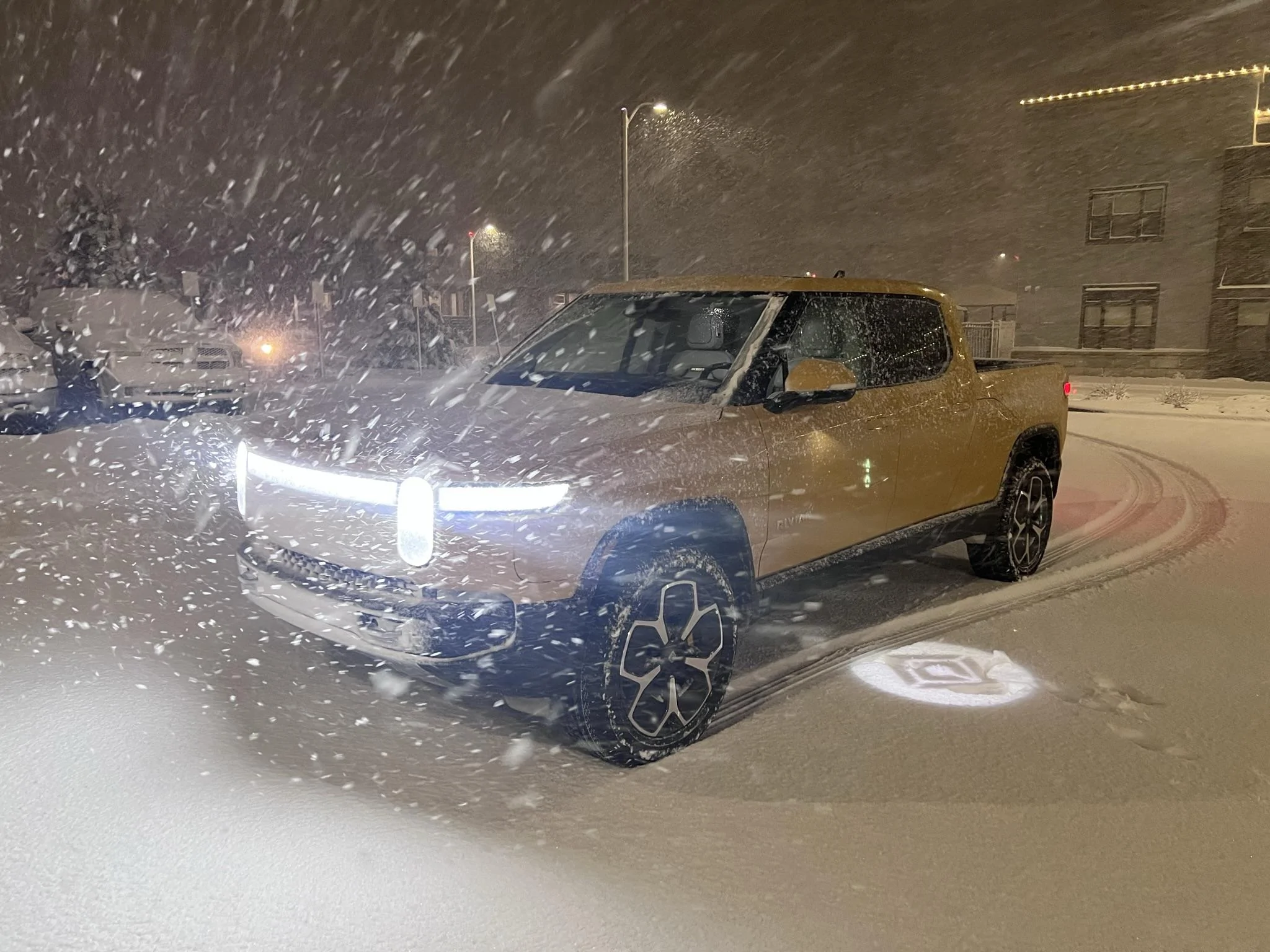 Rivian R1T R1S COMPASS YELLOW R1T Photos IMG_2210