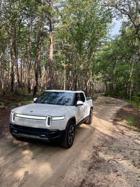 Rivian R1T R1S GLACIER WHITE R1T  Photos OR1