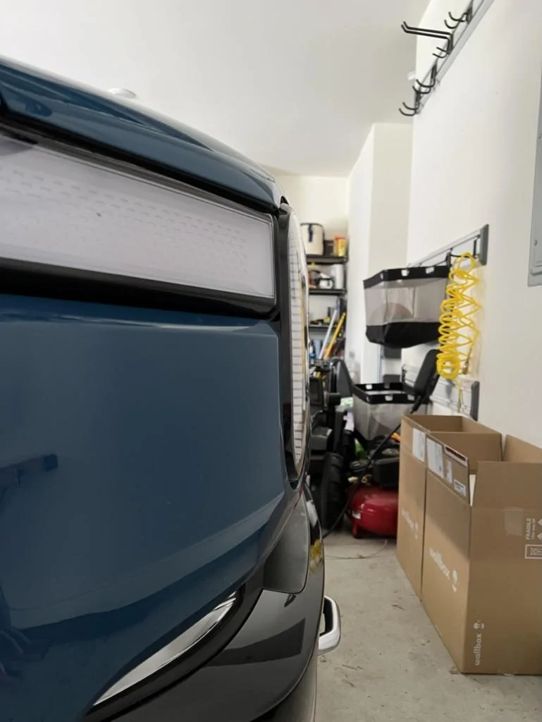 Rivian R1T R1S Which front fascia/headlight alignment is correct? C1F4305B-DCE8-4986-BA20-06FAC95E0336_1_105_c