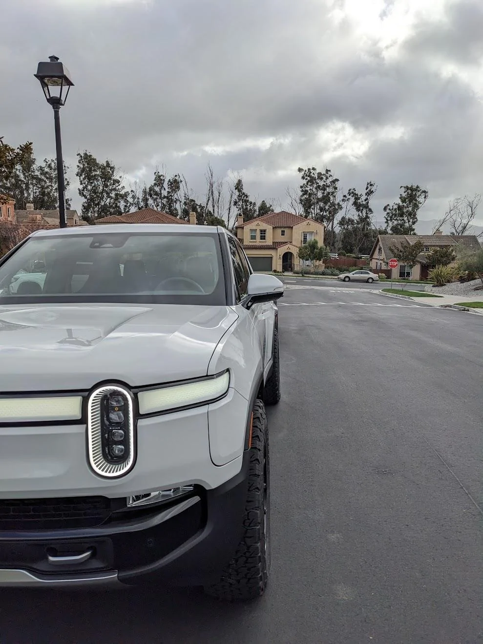 Rivian R1T R1S GLACIER WHITE R1T  Photos PXL_20230101_214714795