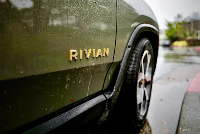 Rivian R1T R1S Rolling into 2023, my first 5 days with an R1S DO01000245