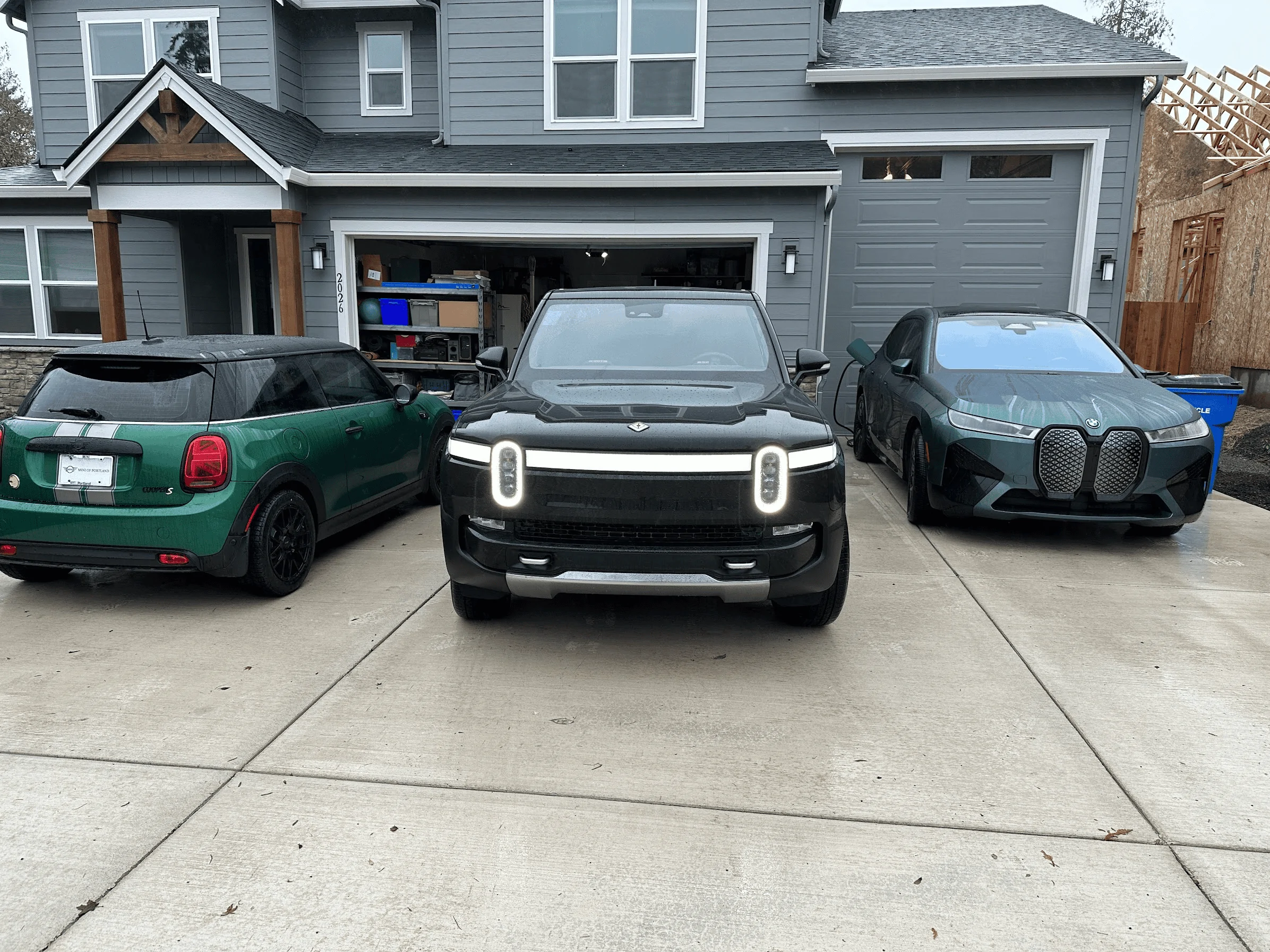 Rivian R1T R1S MIDNIGHT (Black) Rivian Photos 1672678569674