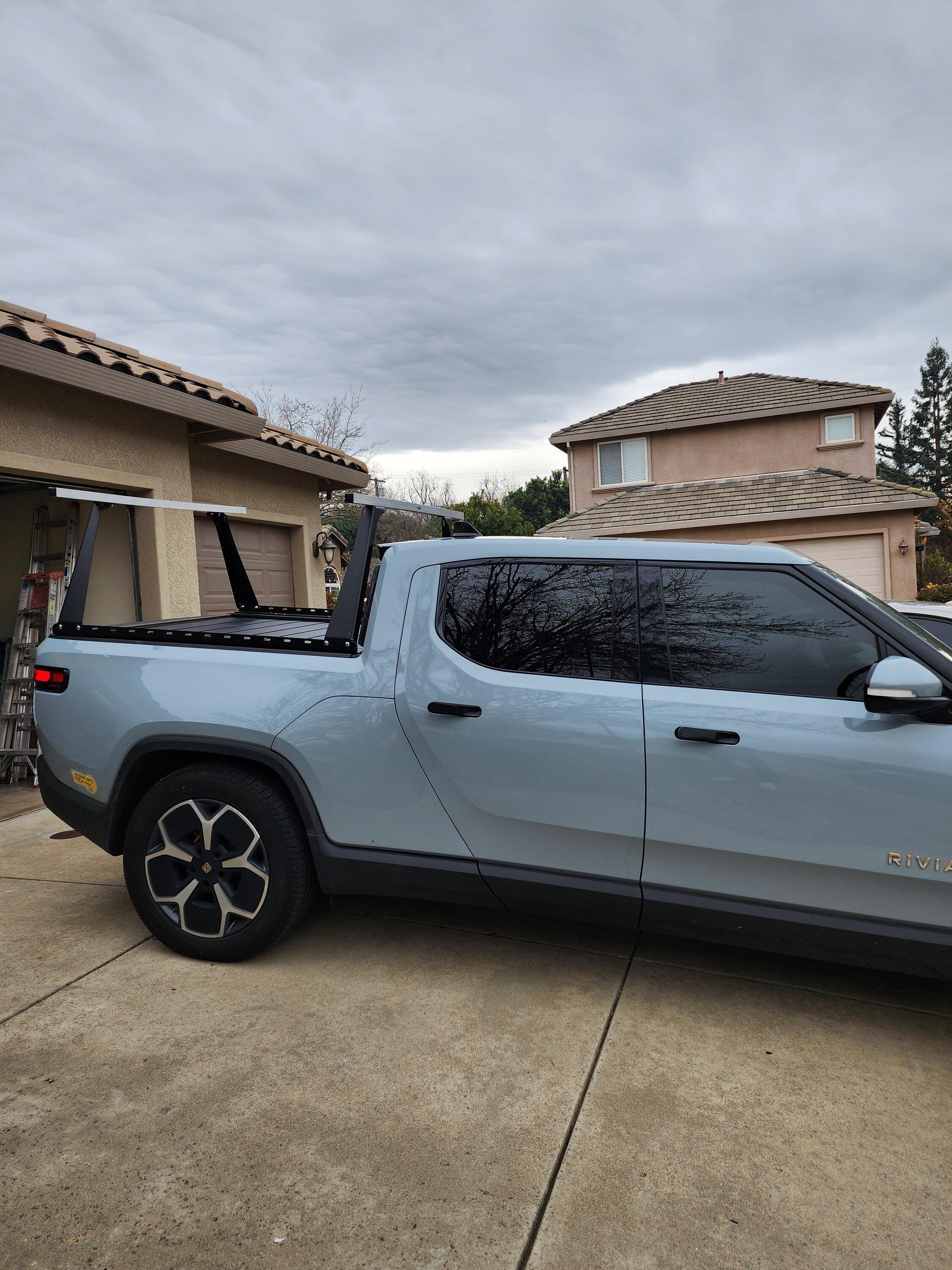 Rivian R1T R1S Custom Cab High Crossbars 20230102_120836