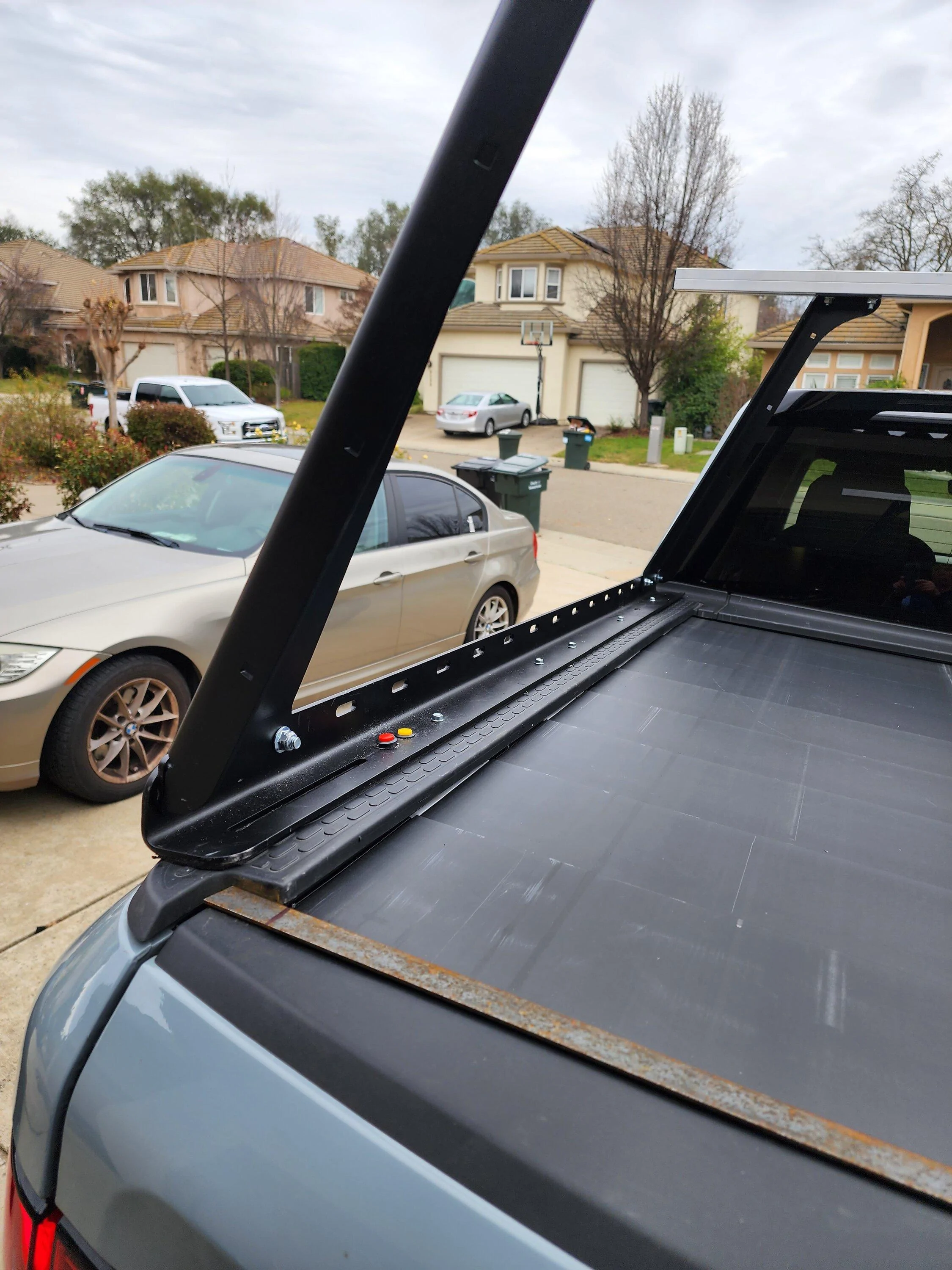 Rivian R1T R1S Custom Cab High Crossbars 20230102_120903