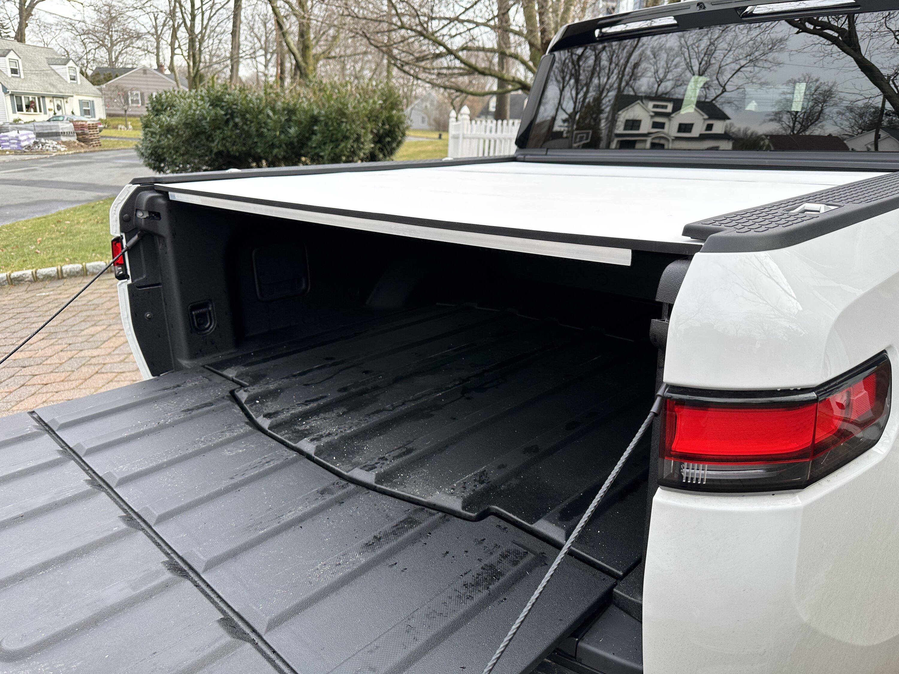 Rivian R1T R1S DIY temporary tonneau / bed cover? 20230104_183720240_iOS