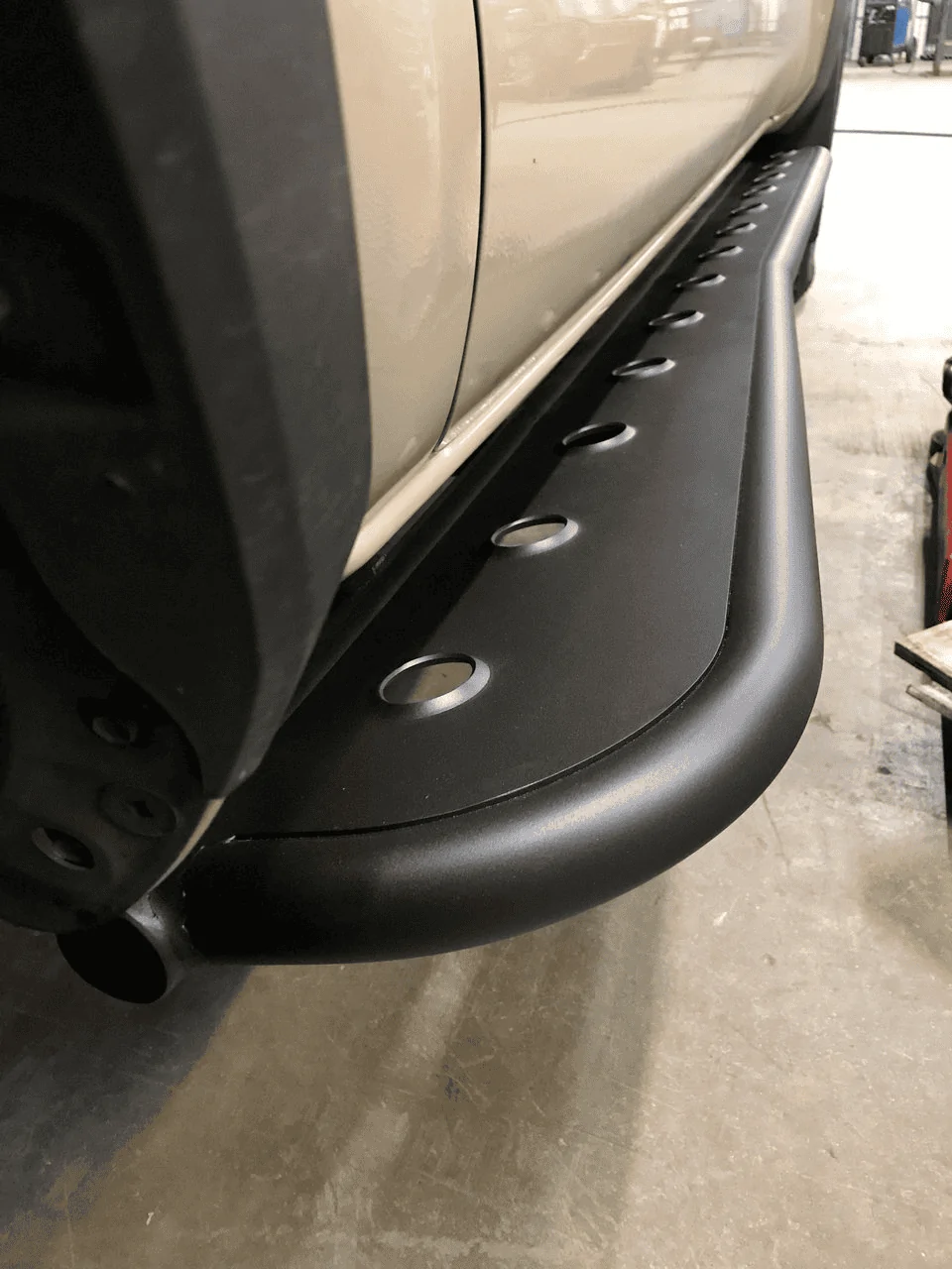 Rivian R1T R1S Introducing RMaxx Running Boards & Rock Sliders for Rivian R1T / R1S from Team 1EV 1672889299375