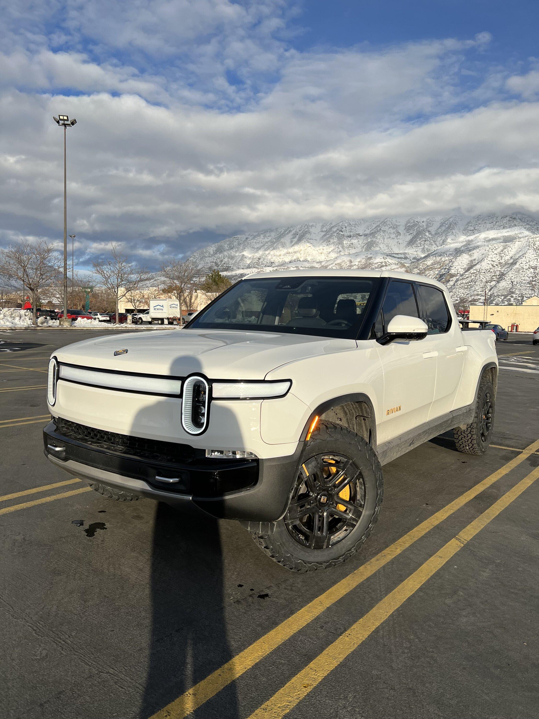 Rivian R1T R1S BFG KO2 - 275/65r20 tires installed on my R1T IMG_1450